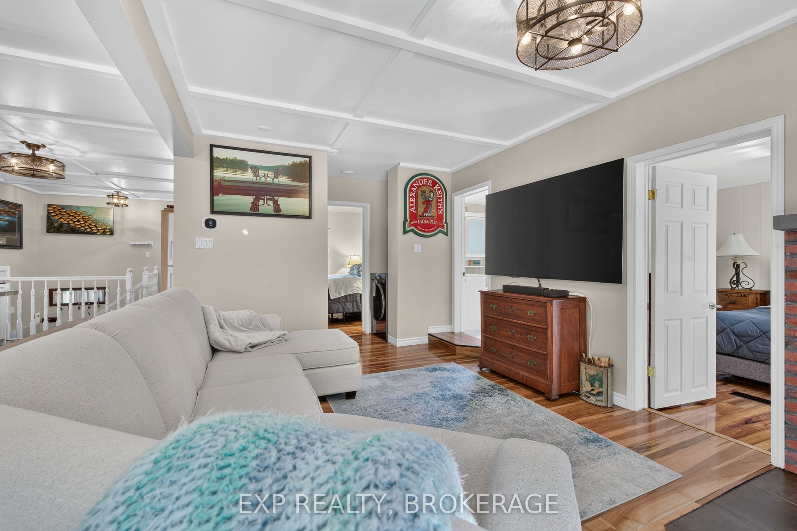 22053 Highway 7 Property Photo 6