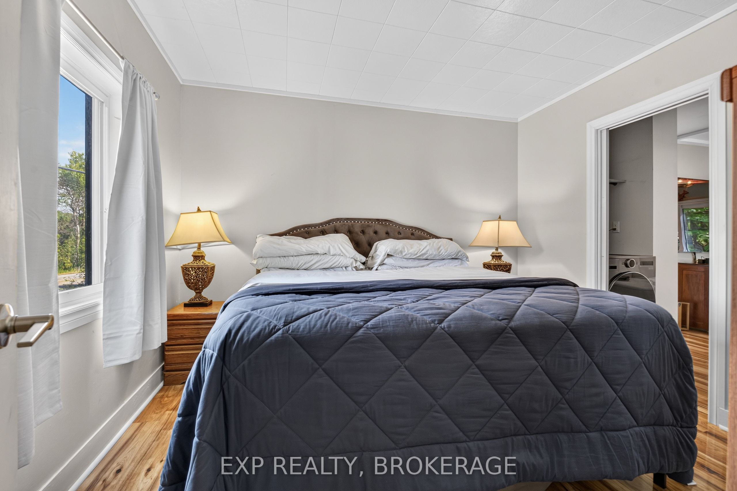 22053 Highway 7 Property Photo 16
