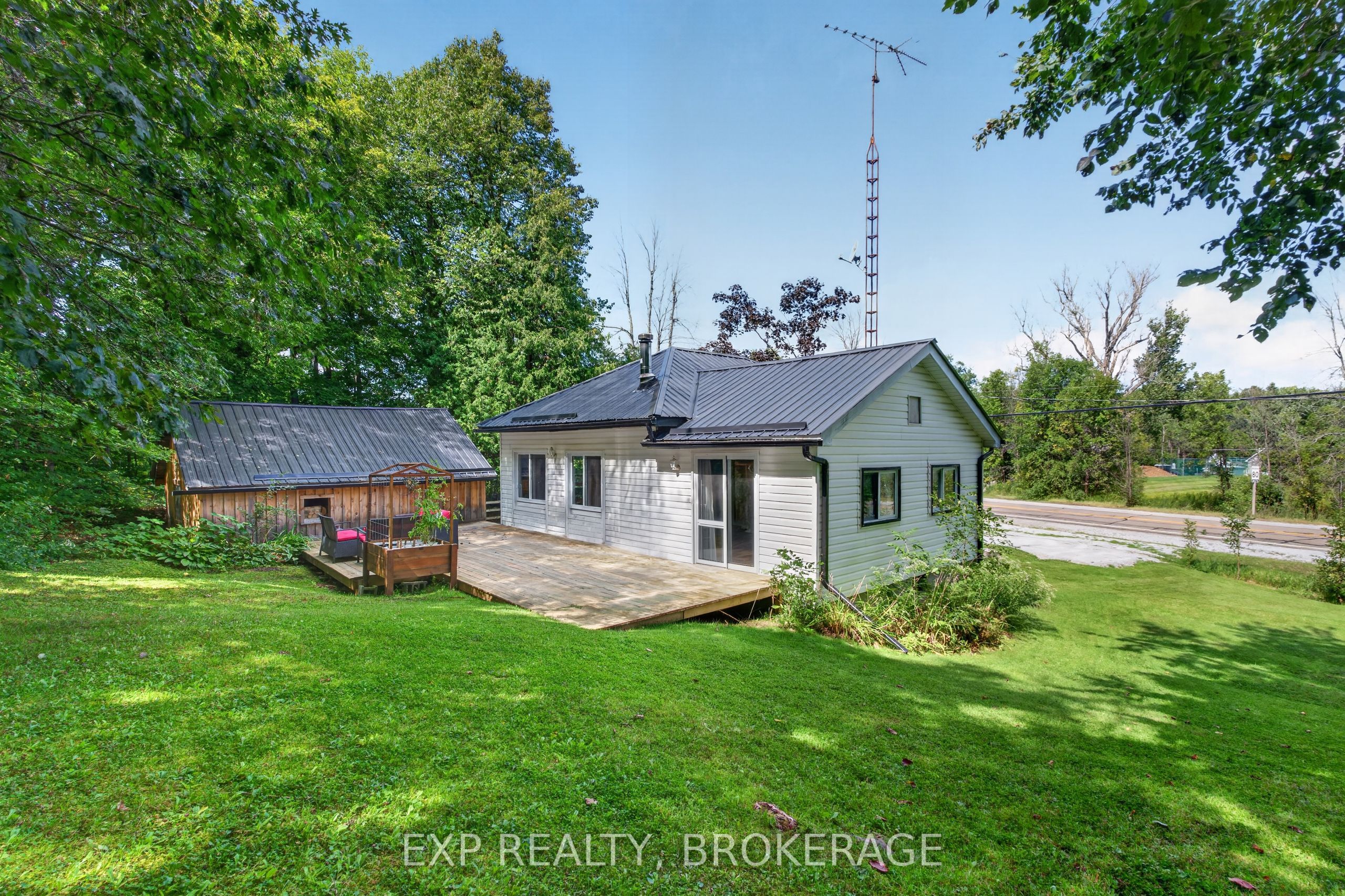 22053 Highway 7 Property Photo 28