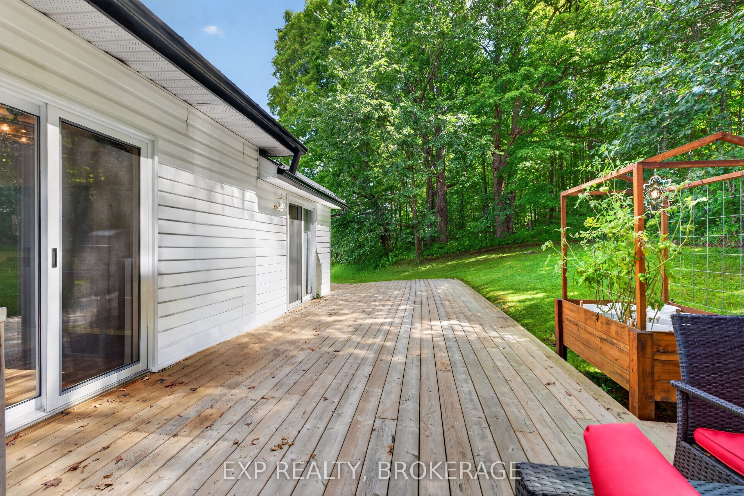 22053 Highway 7 Property Photo 29