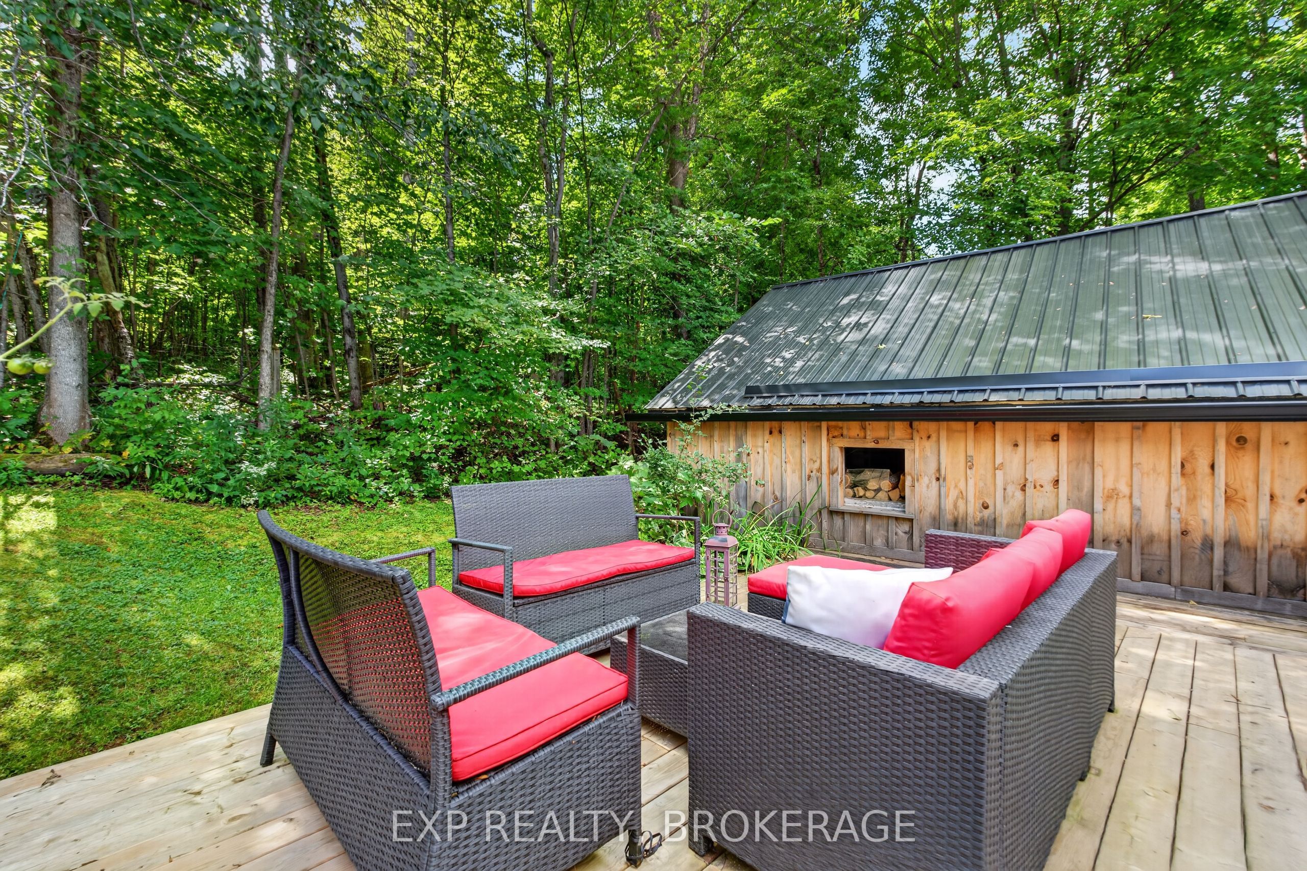 22053 Highway 7 Property Photo 32