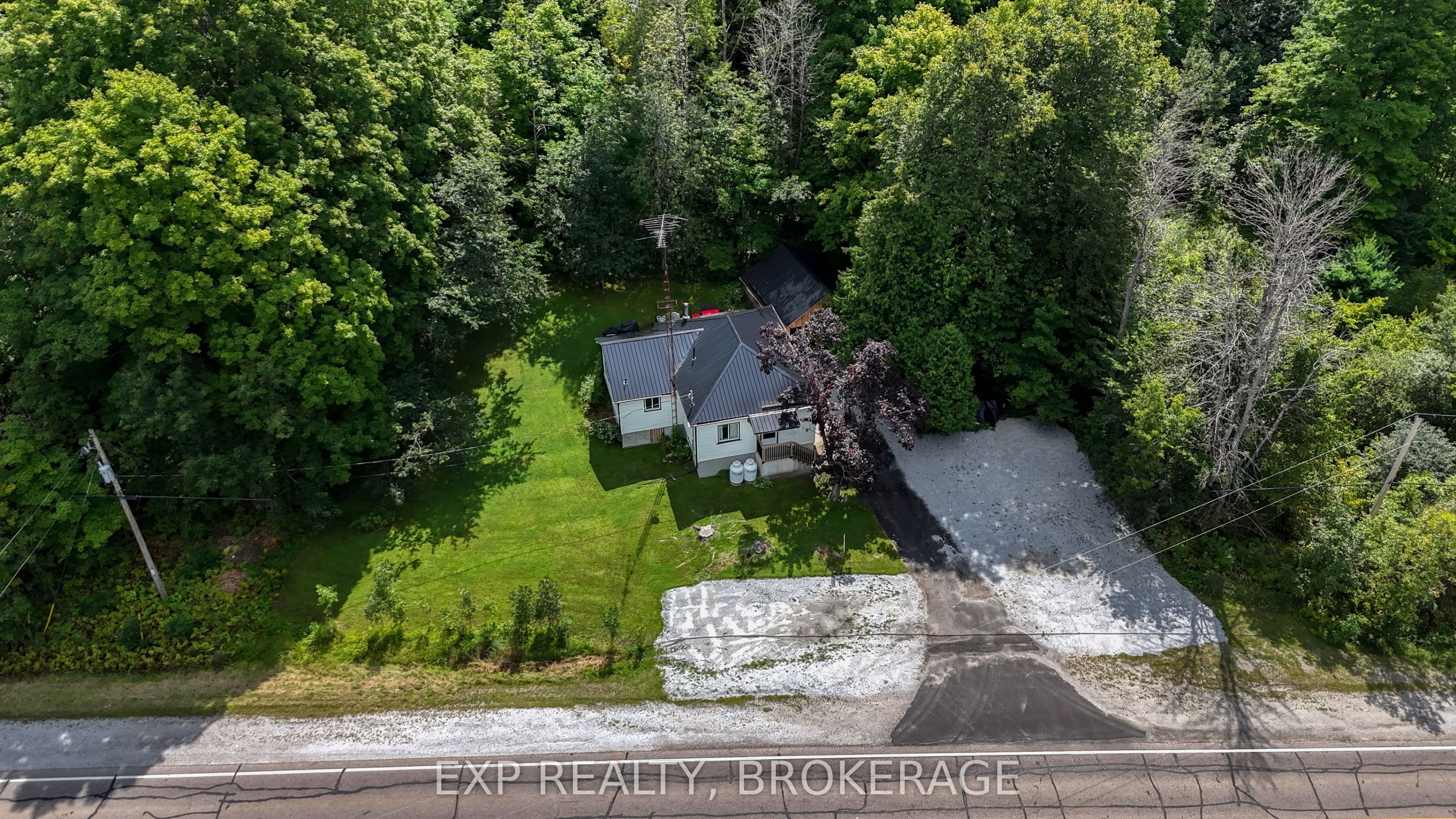 22053 Highway 7 Property Photo 37