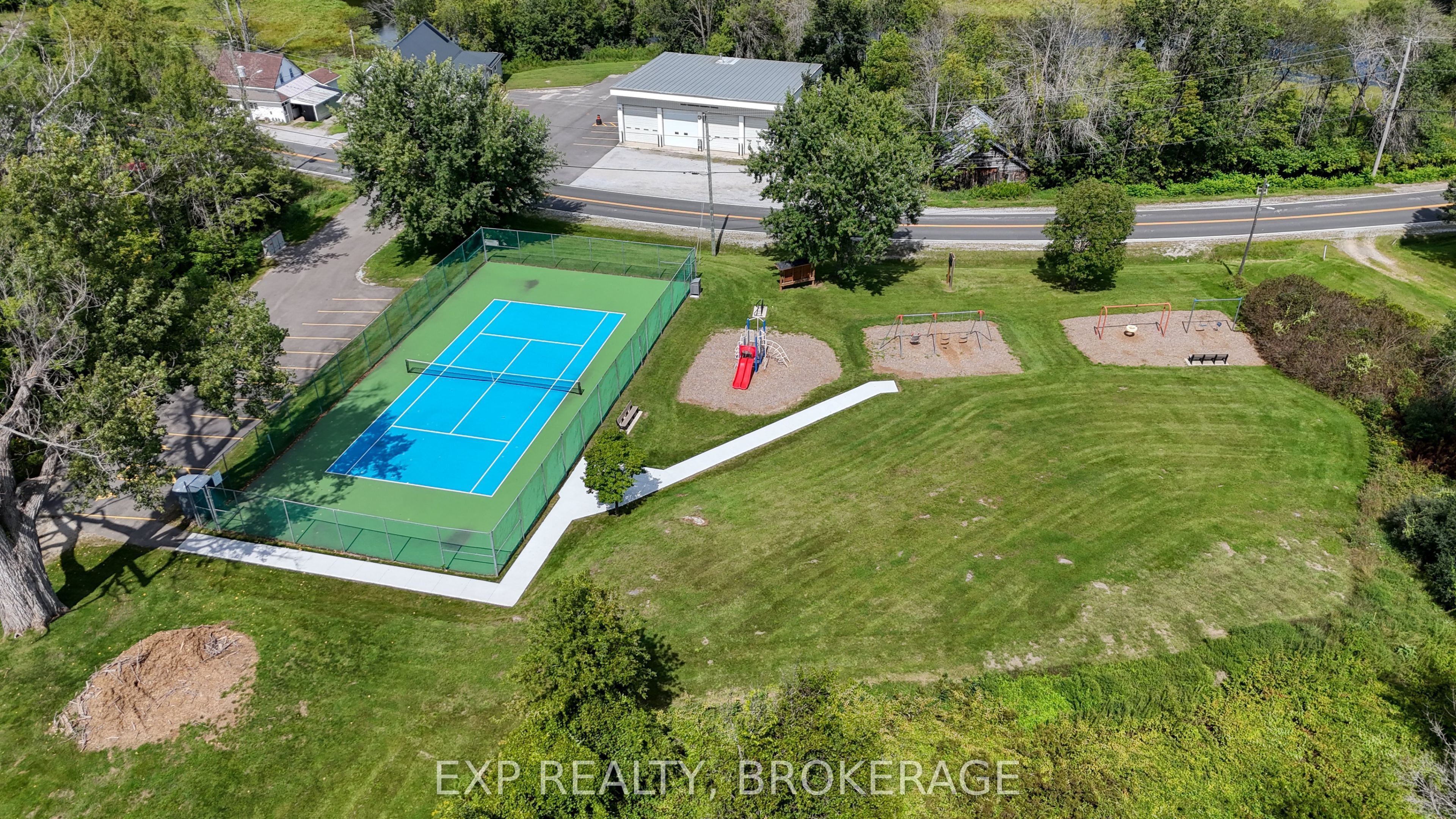 22053 Highway 7 Property Photo 38