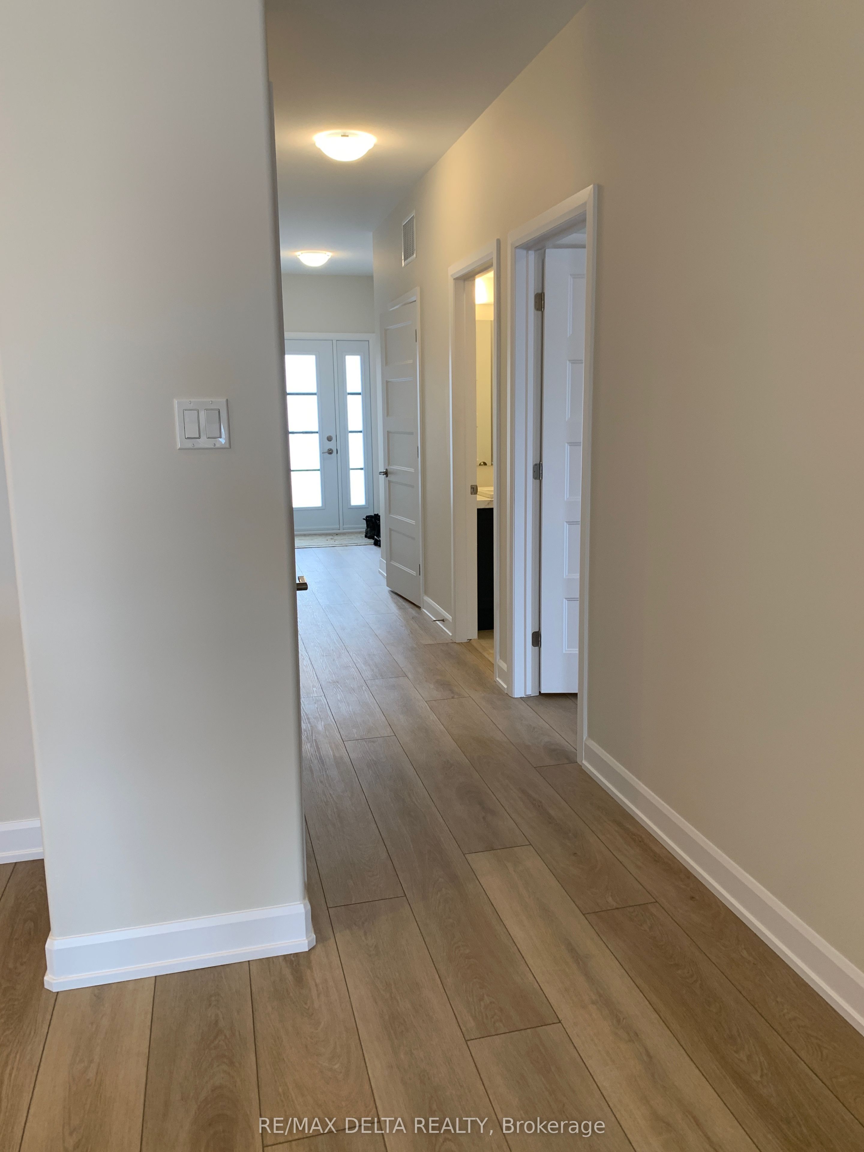 928 Chablis Crescent Property Photo 2