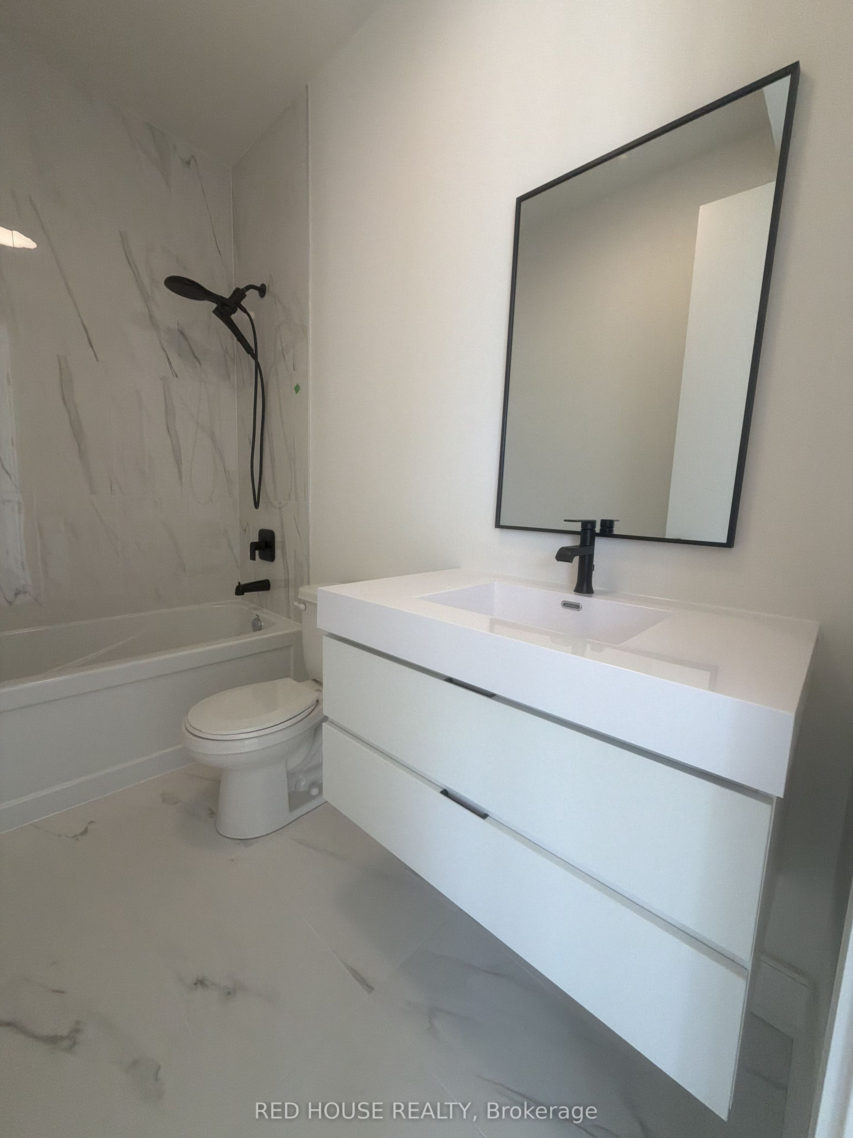 175 Everett Common Property Photo 13
