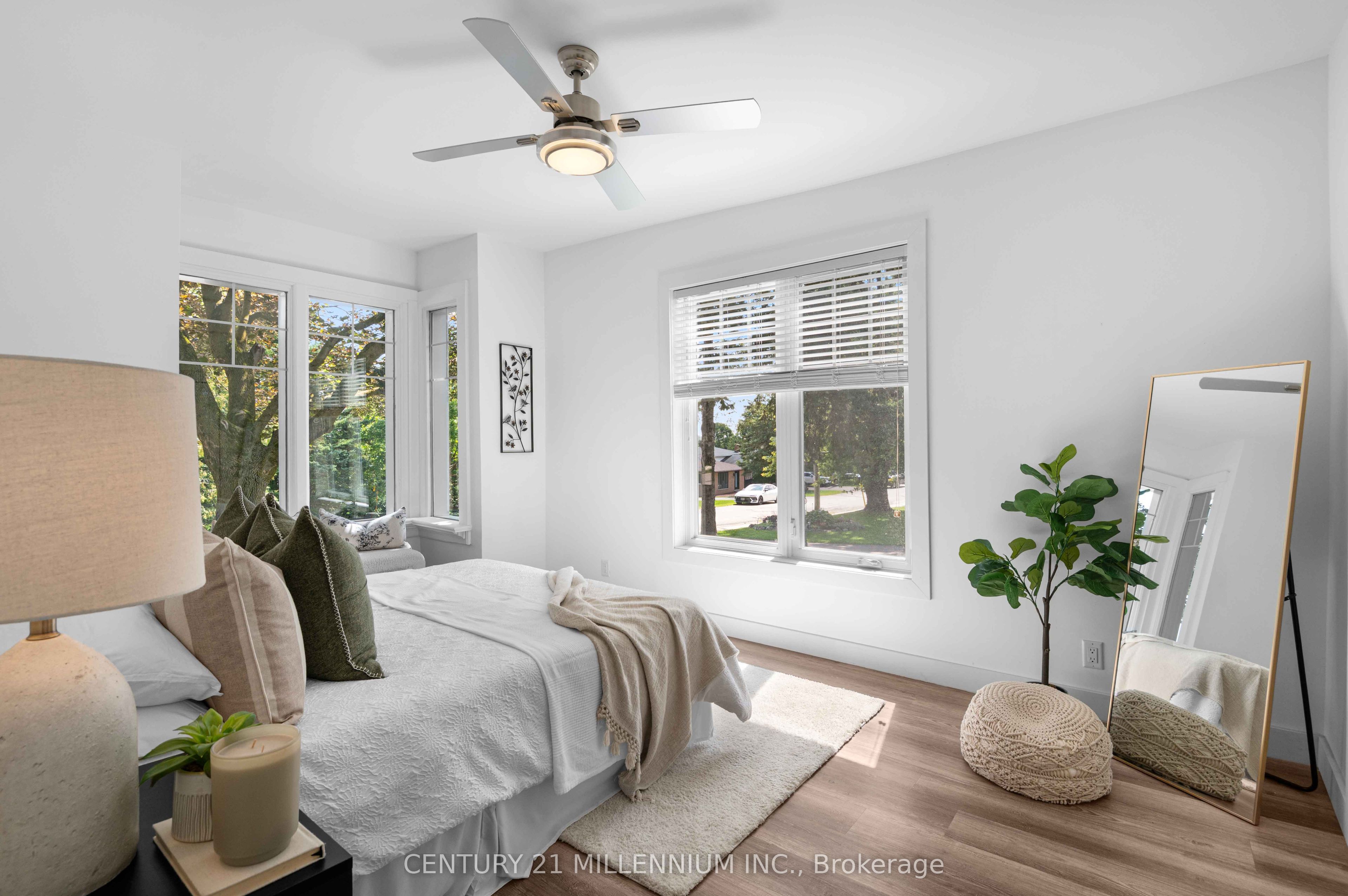 50 Leeson Street S Property Photo 4