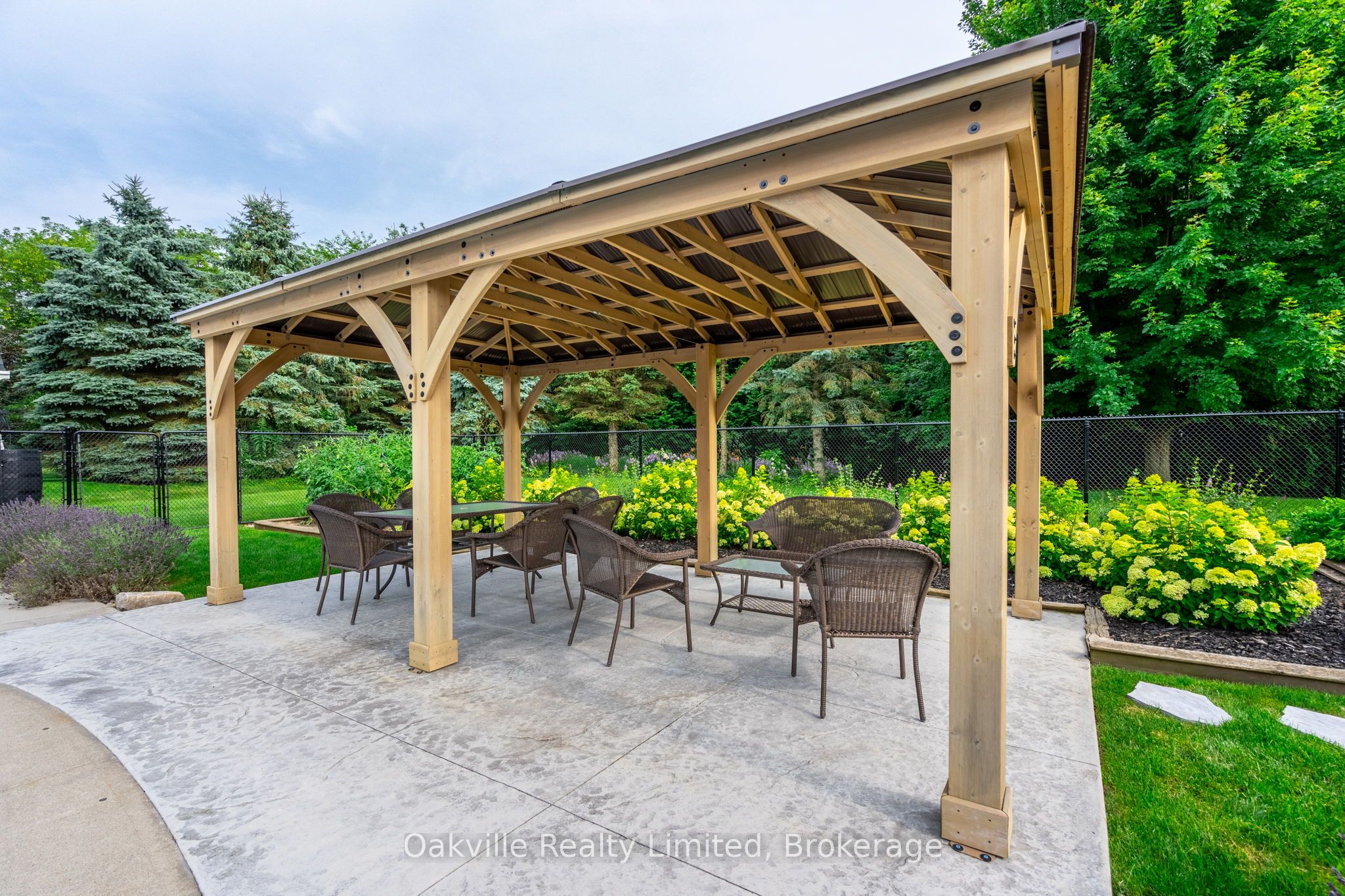 45 Gatepost Place Property Photo 43
