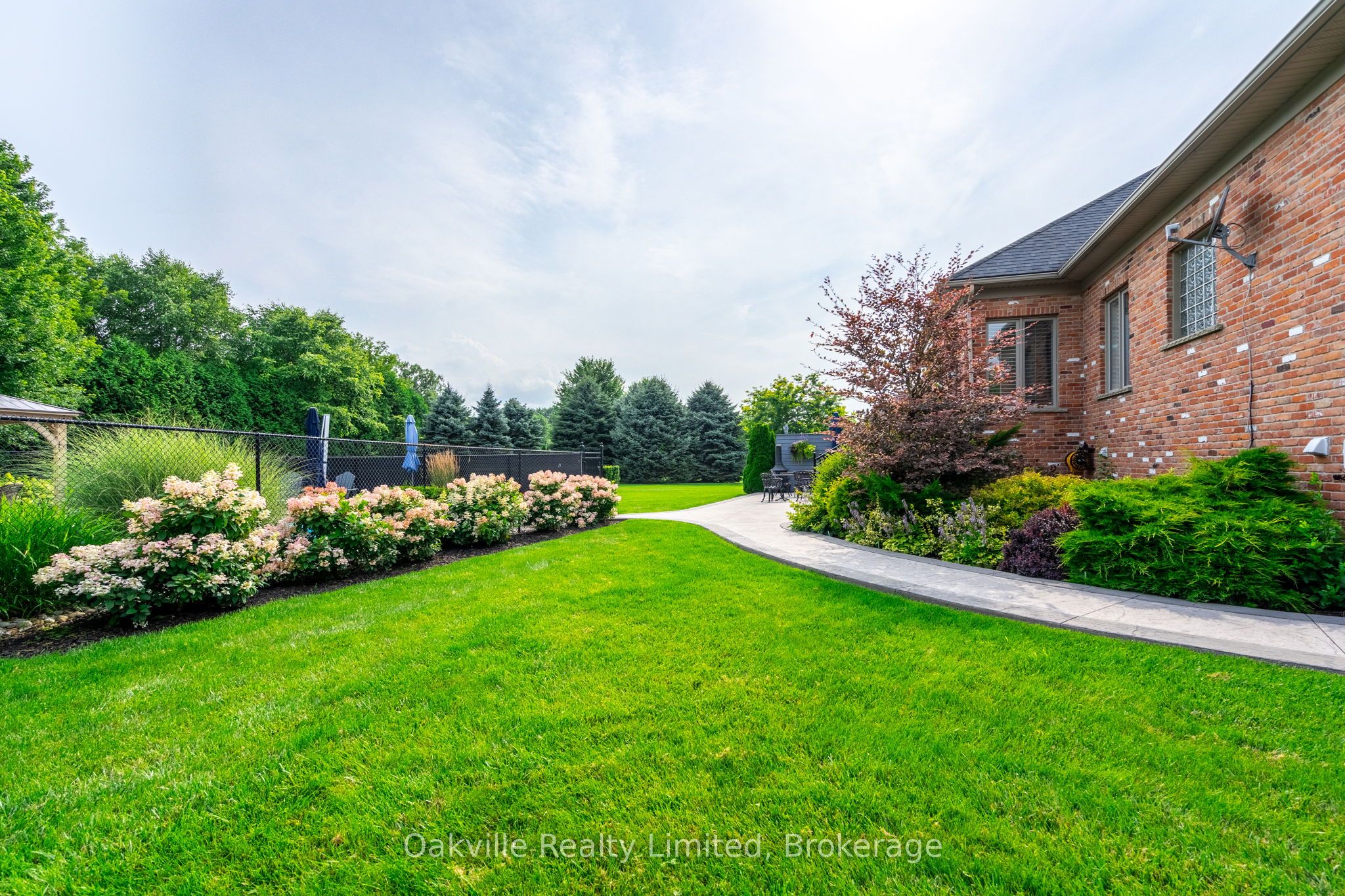 45 Gatepost Place Property Photo 47