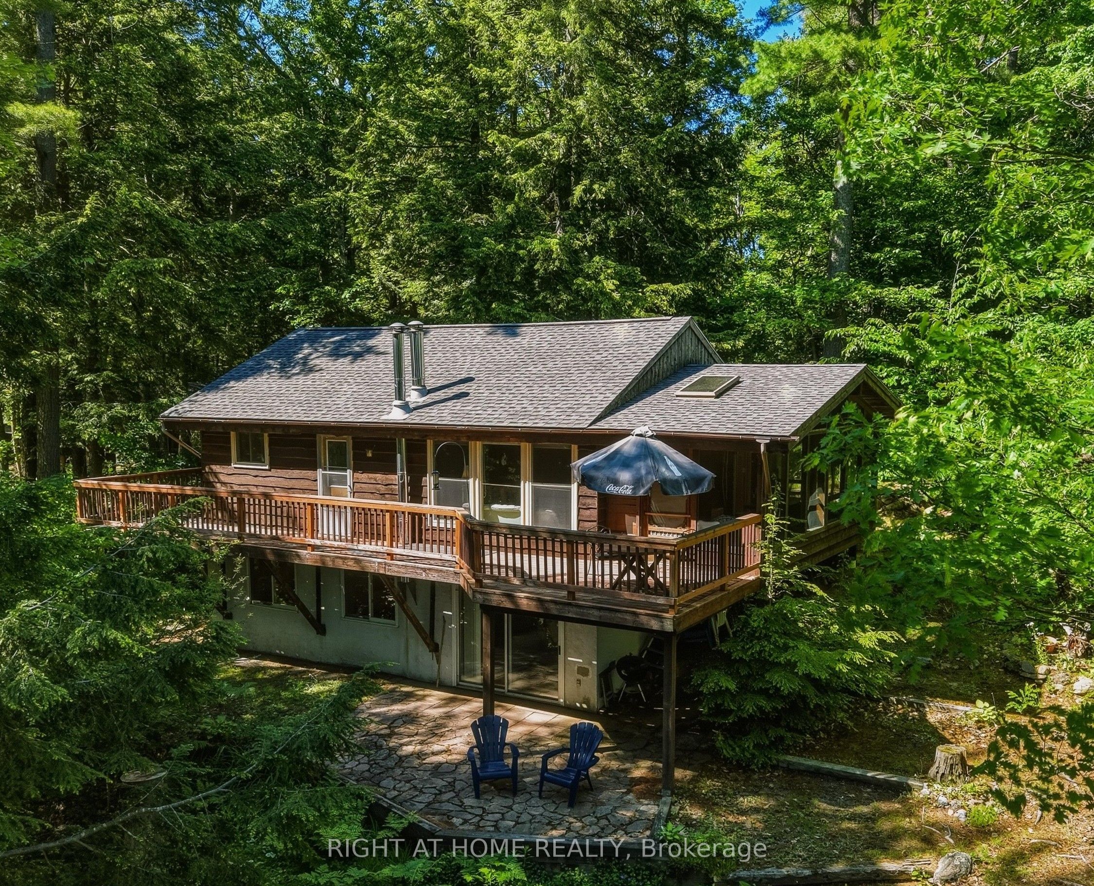 1527 Moon River Road Property Photo 1