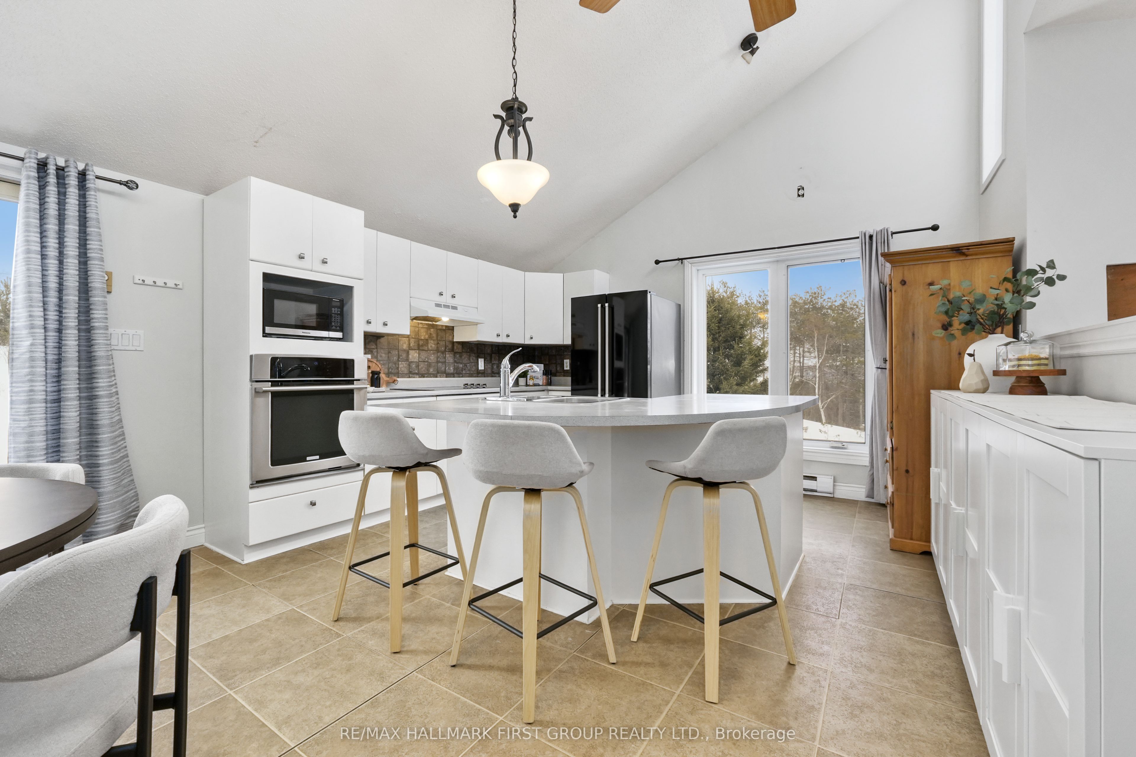 110 Davis Road Property Photo 11