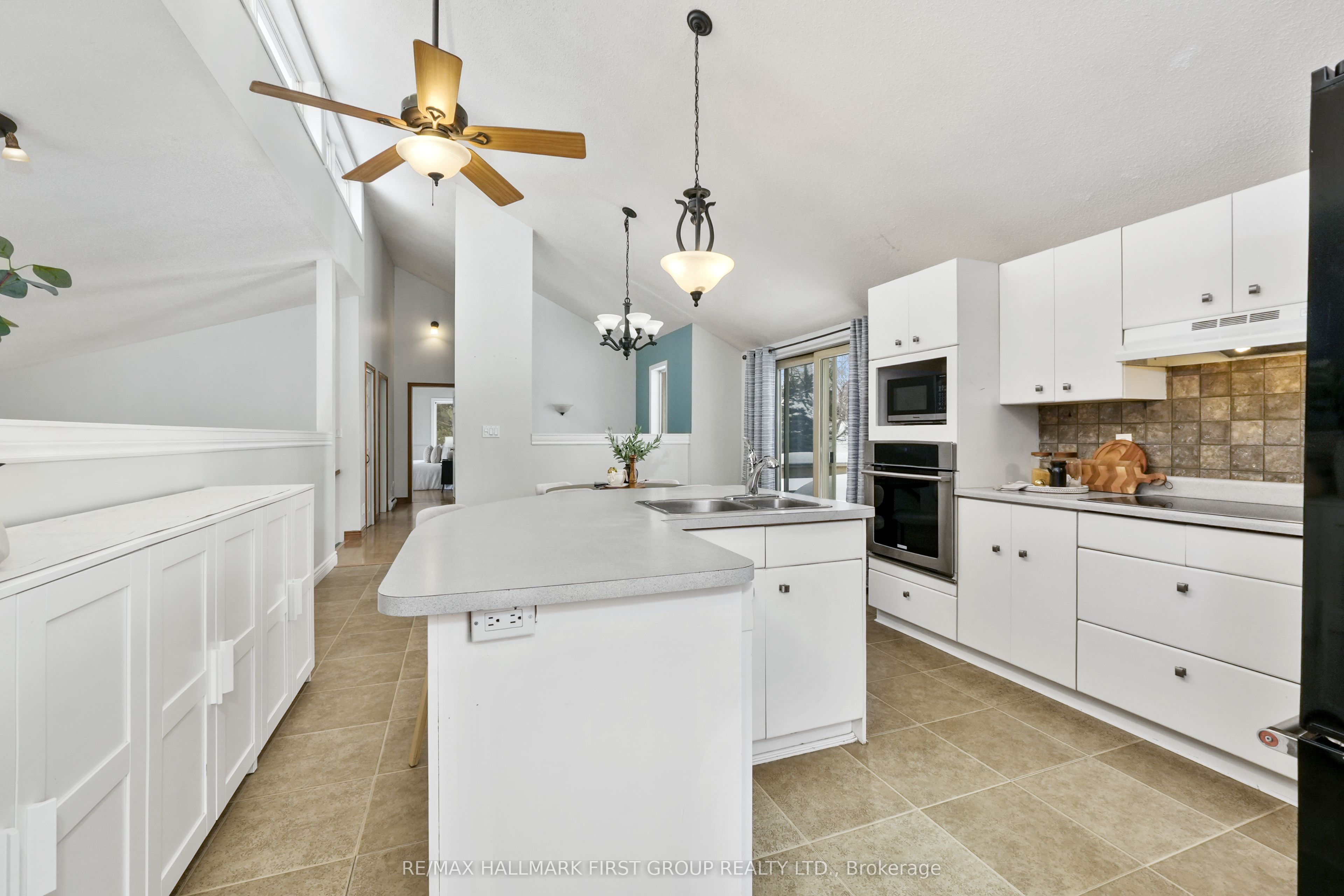 110 Davis Road Property Photo 15