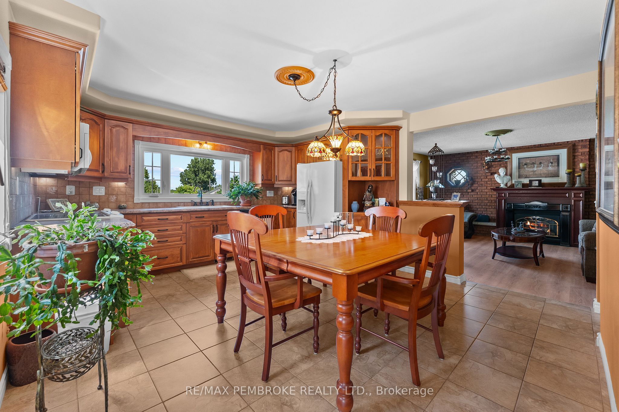 1315 Blakely Crescent W Property Photo 8