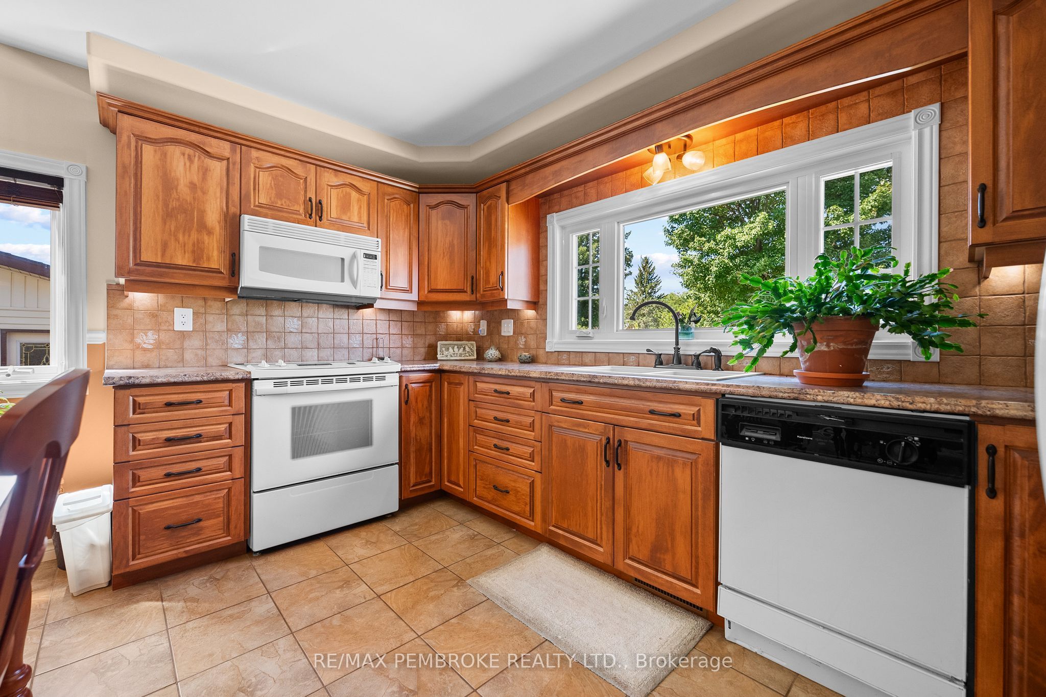 1315 Blakely Crescent W Property Photo 10