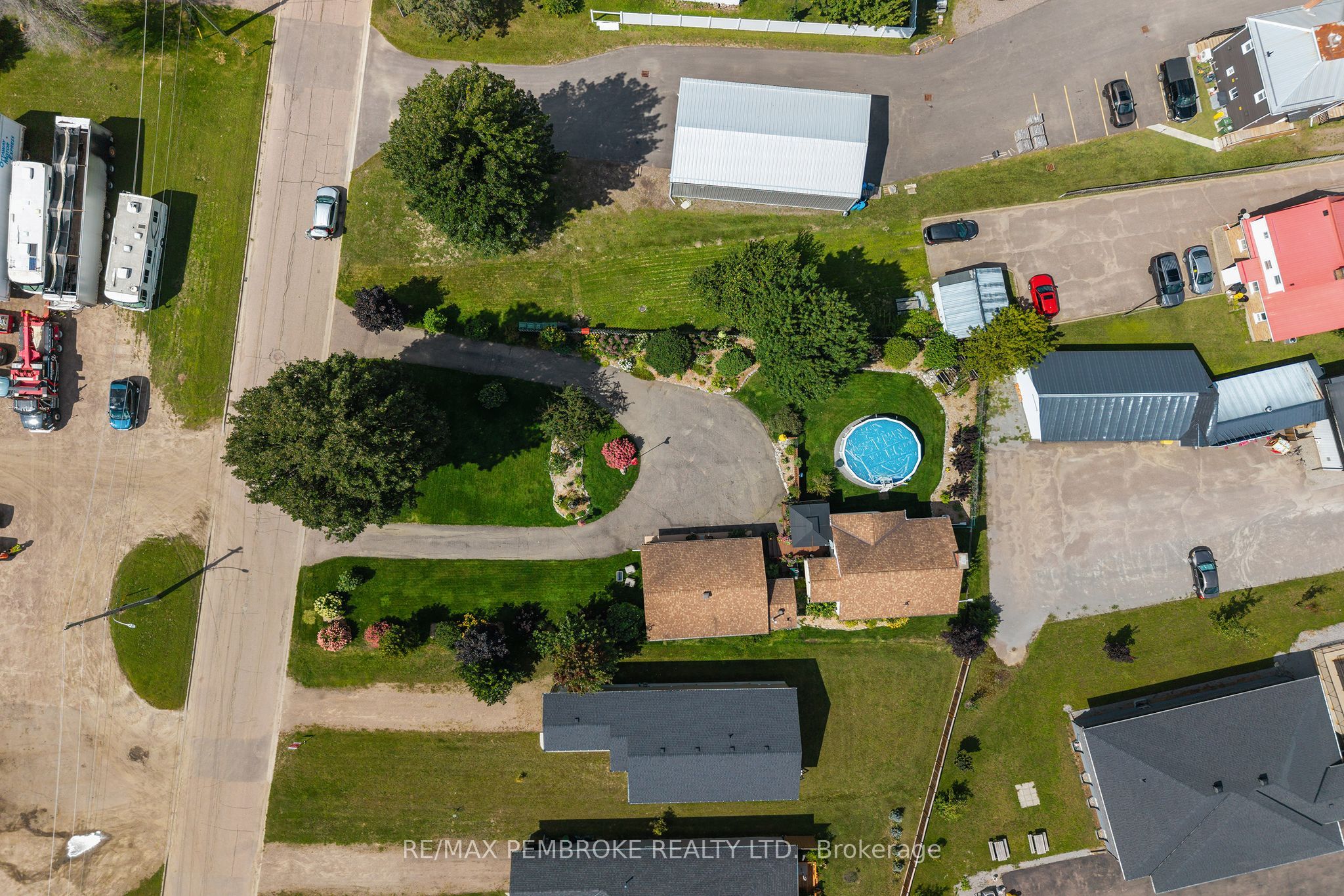1315 Blakely Crescent W Property Photo 40