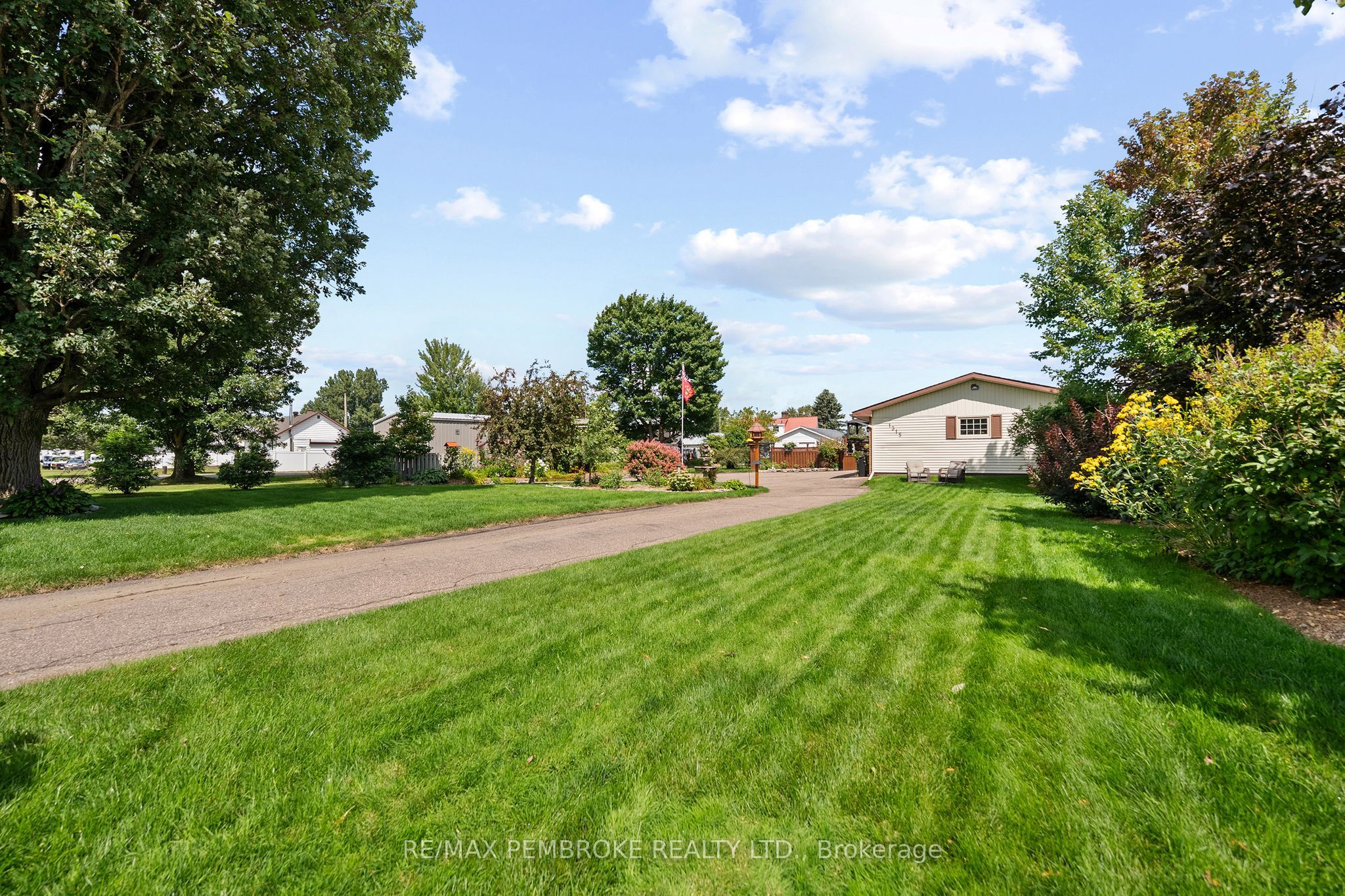1315 Blakely Crescent W Property Photo 47