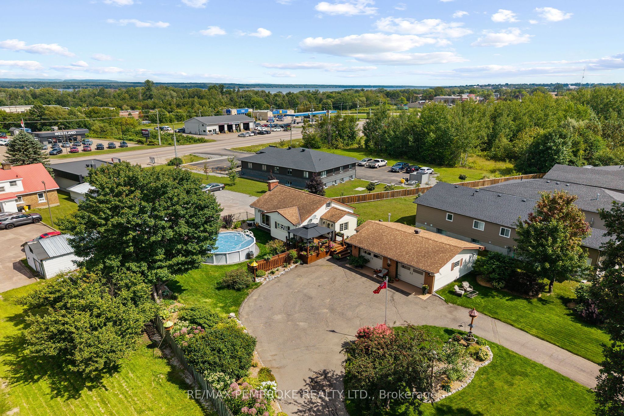 1315 Blakely Crescent W Property Photo 49