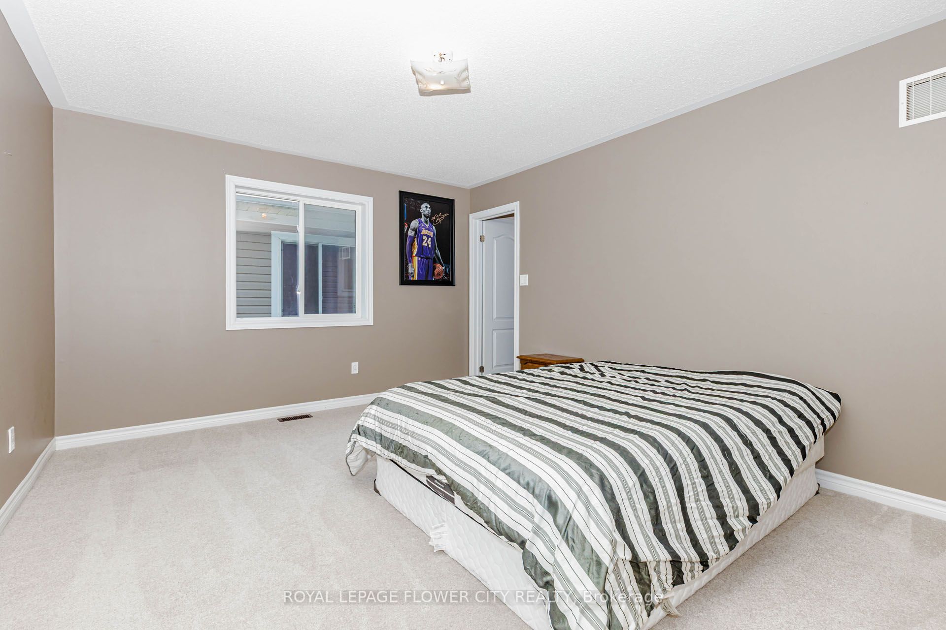 944 O'reilly Crescent Property Photo 31