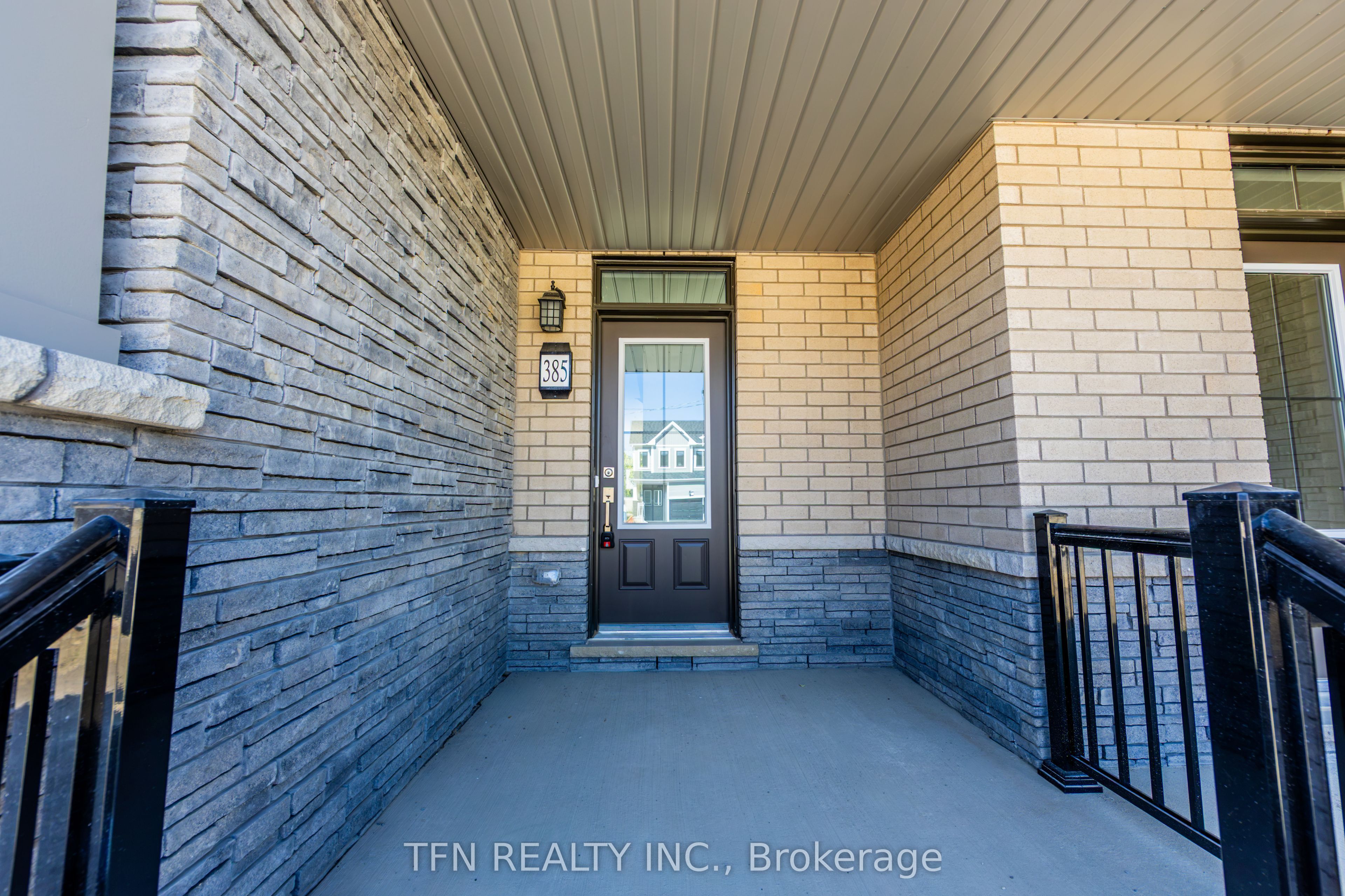 385 Starlight Avenue Property Photo 5
