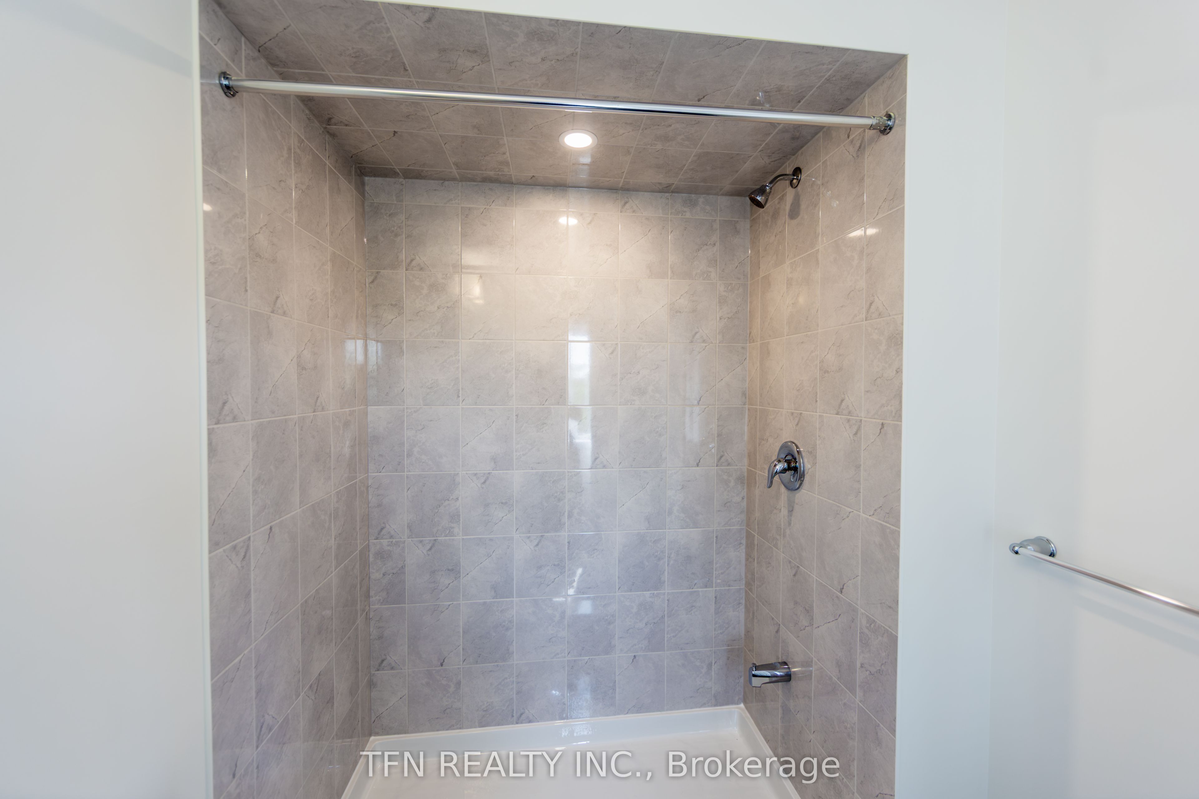 385 Starlight Avenue Property Photo 32