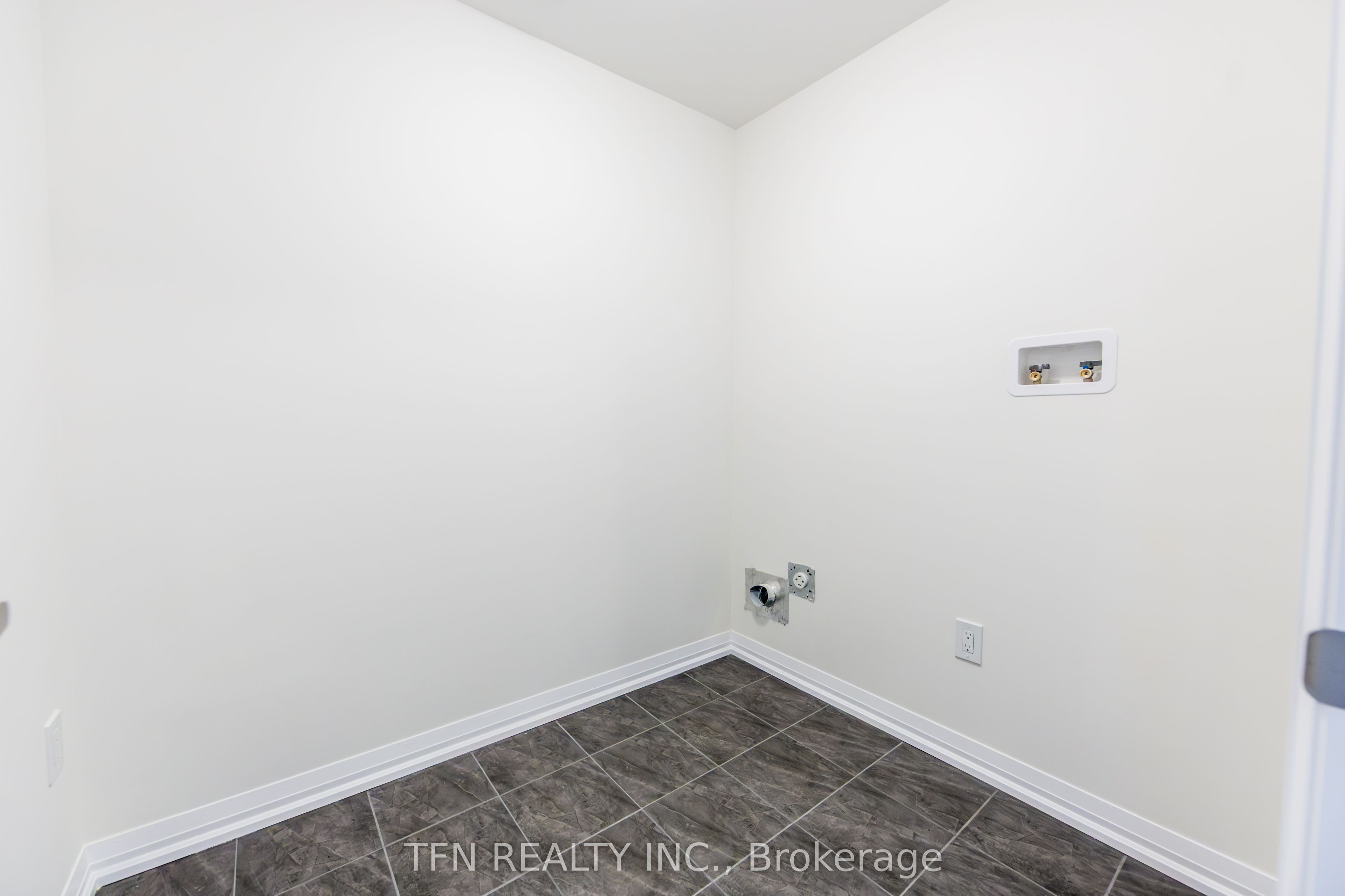 385 Starlight Avenue Property Photo 43