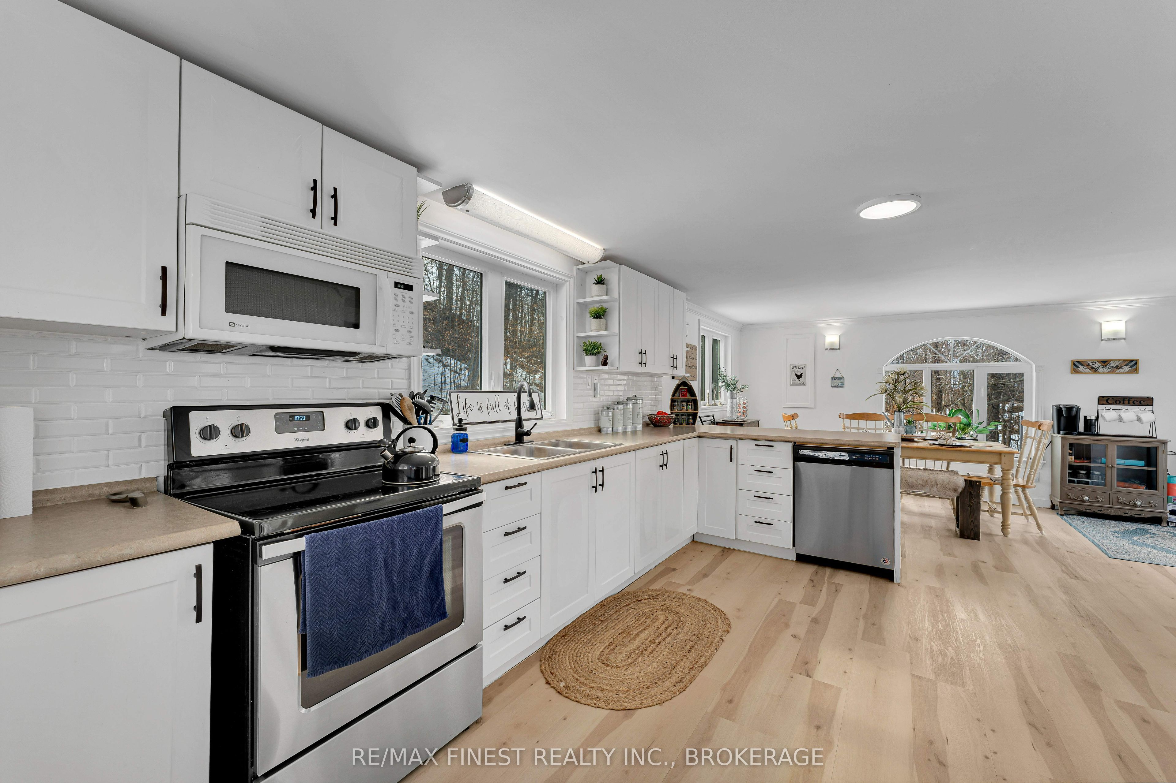 1066 Mountvale Point Road Property Photo 3