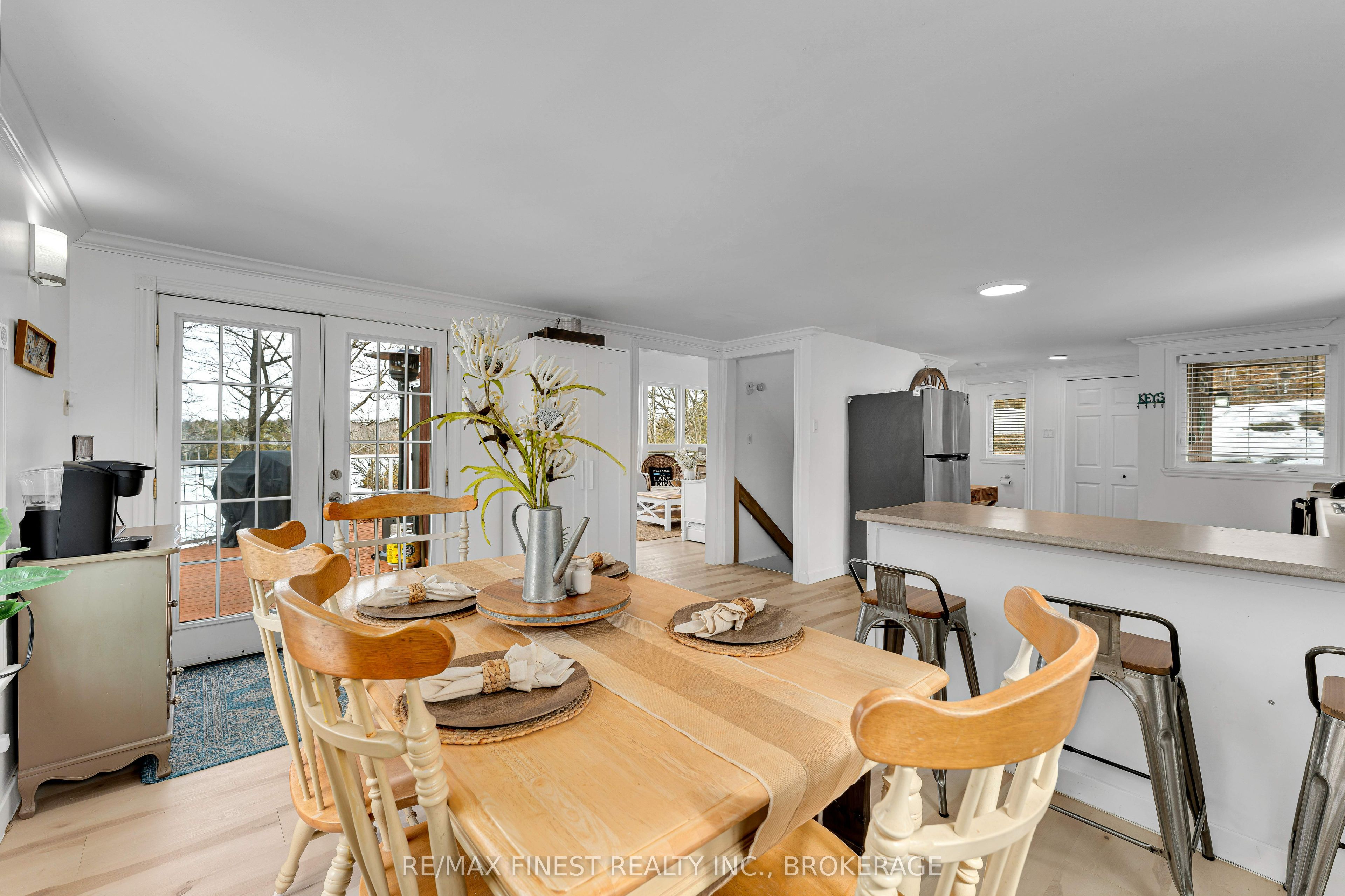 1066 Mountvale Point Road Property Photo 4