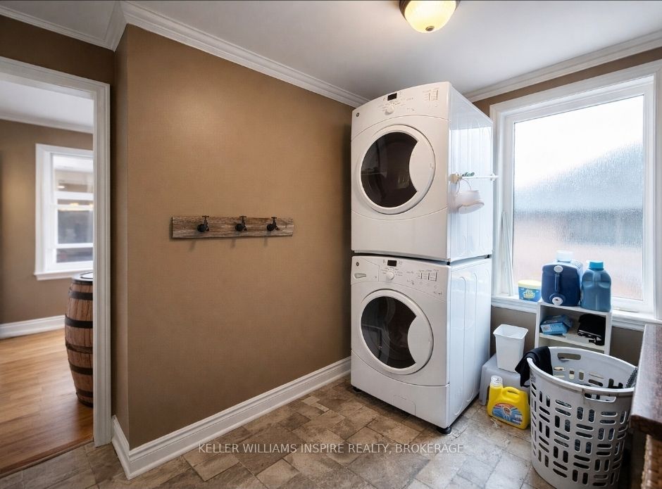39 Centre Street Property Photo 9
