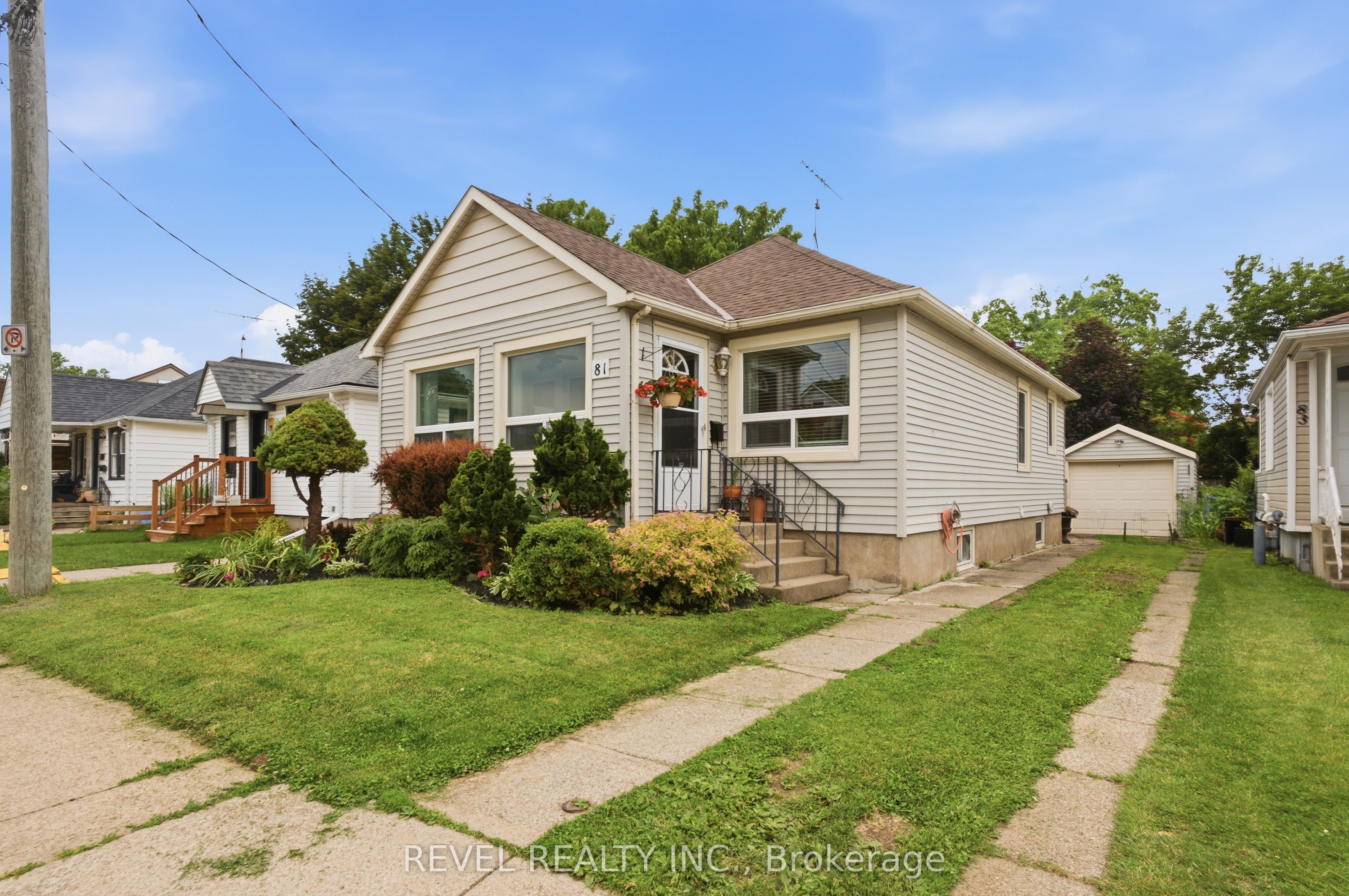 81 Vale Avenue Property Photo 1