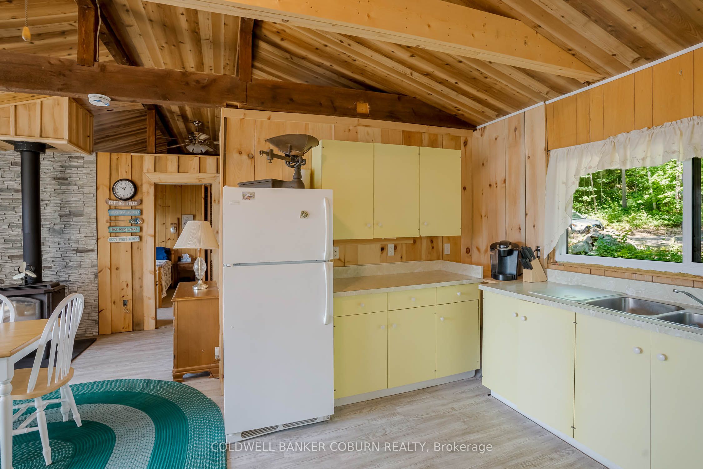 1015 Oak Lane N Property Photo 13