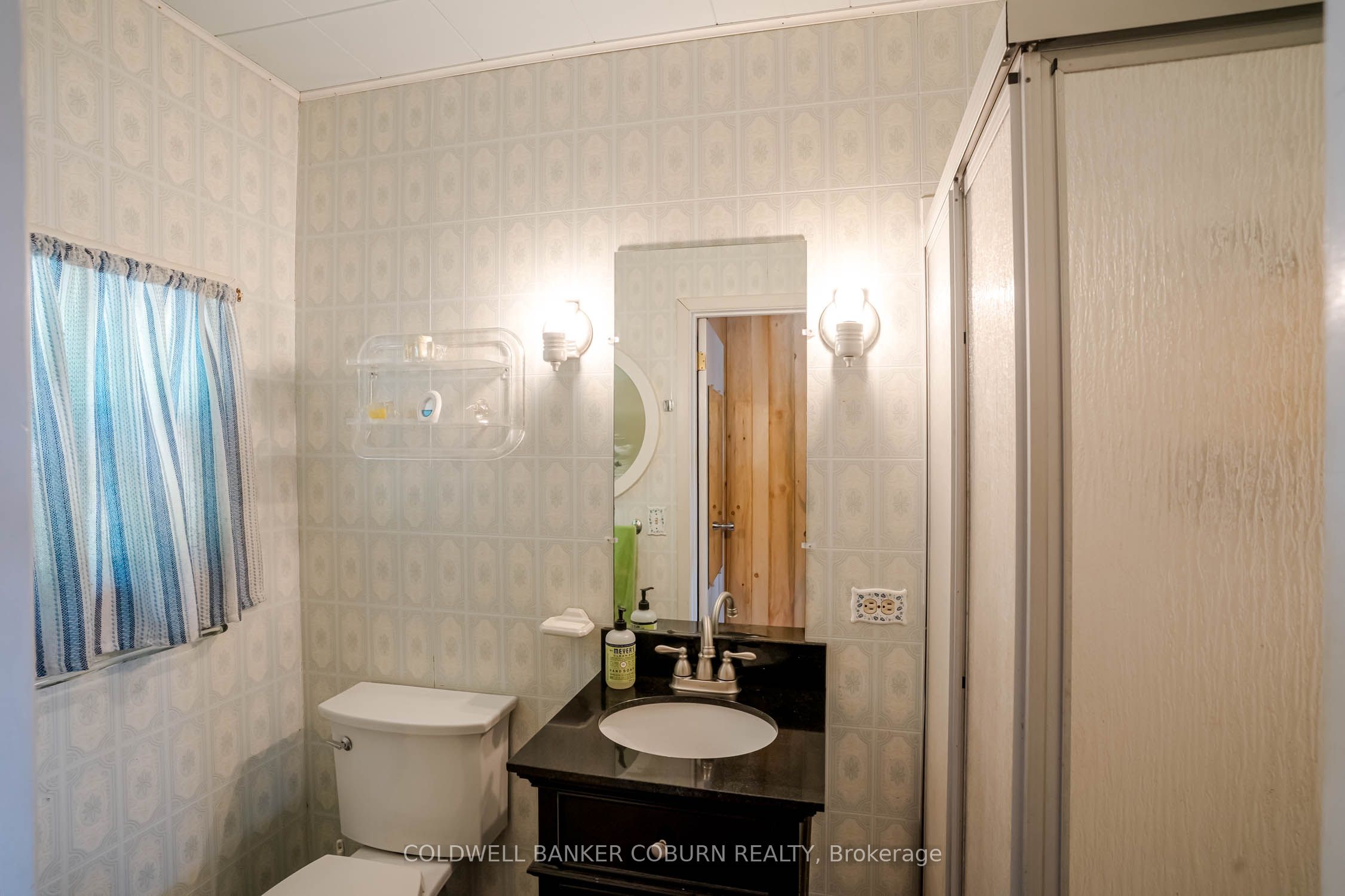 1015 Oak Lane N Property Photo 19
