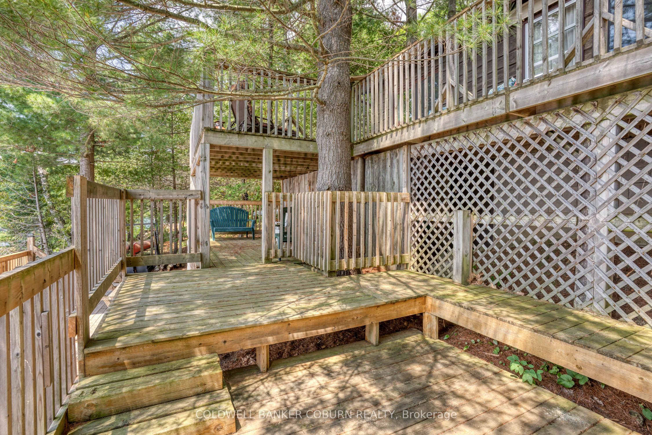 1015 Oak Lane N Property Photo 28