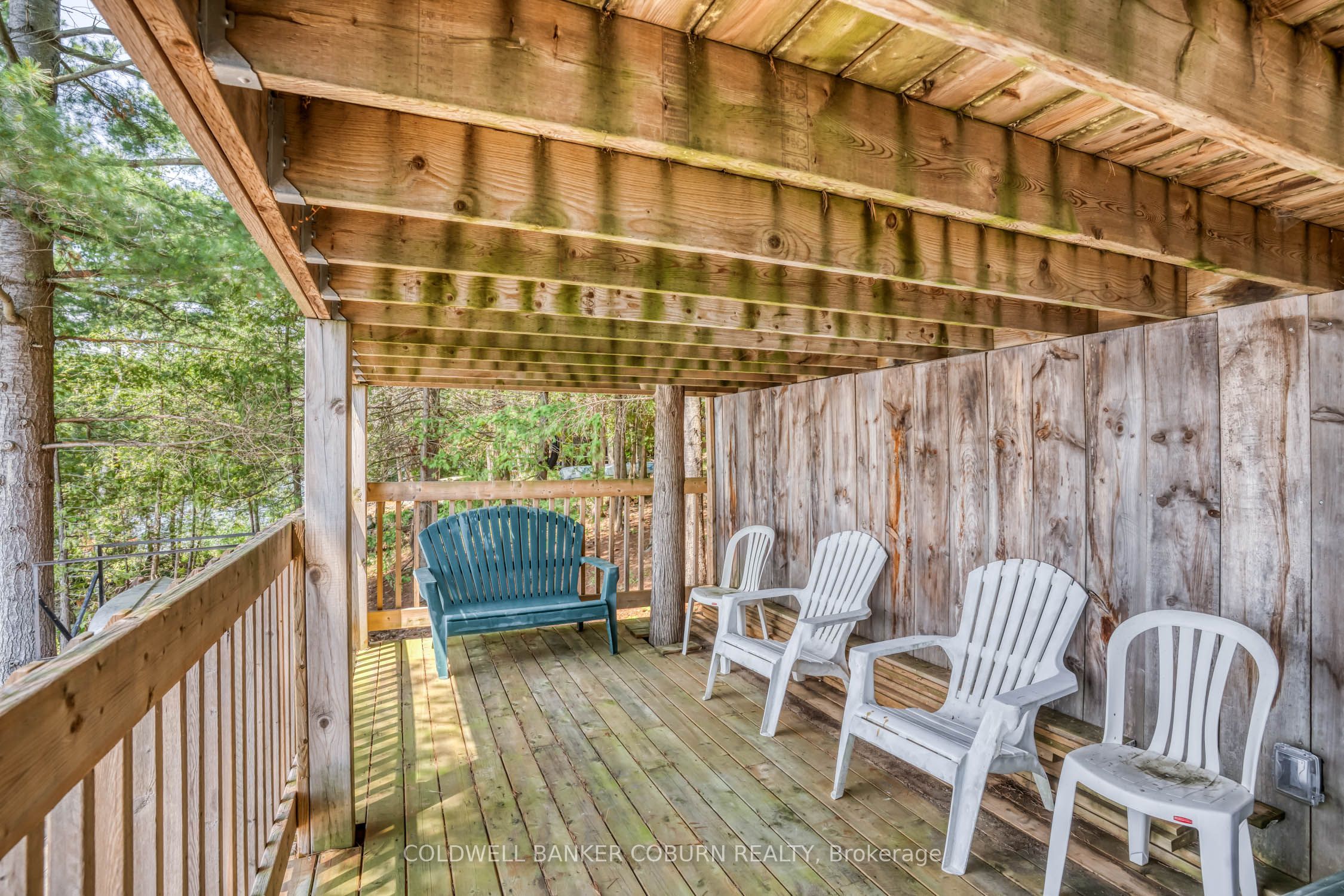 1015 Oak Lane N Property Photo 34