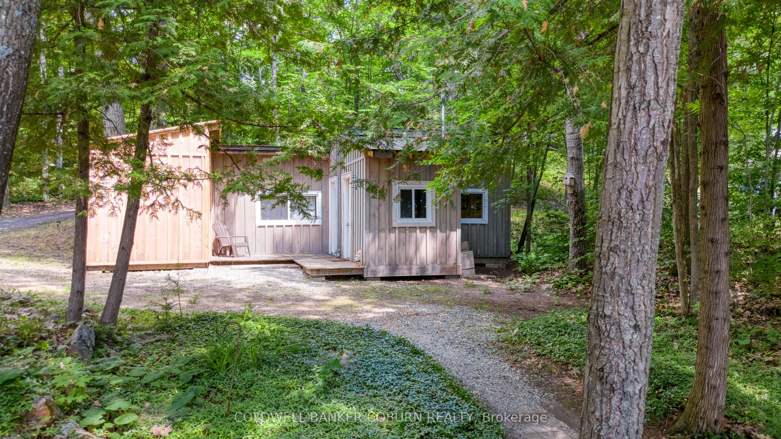 1015 Oak Lane N Property Photo 37