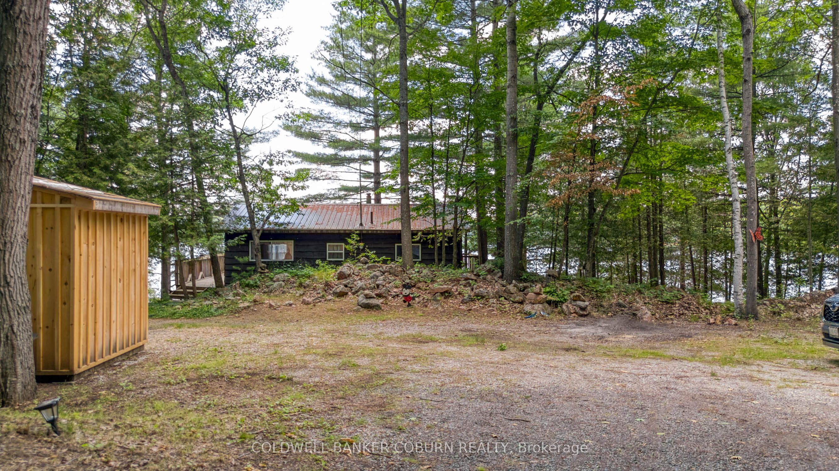 1015 Oak Lane N Property Photo 47