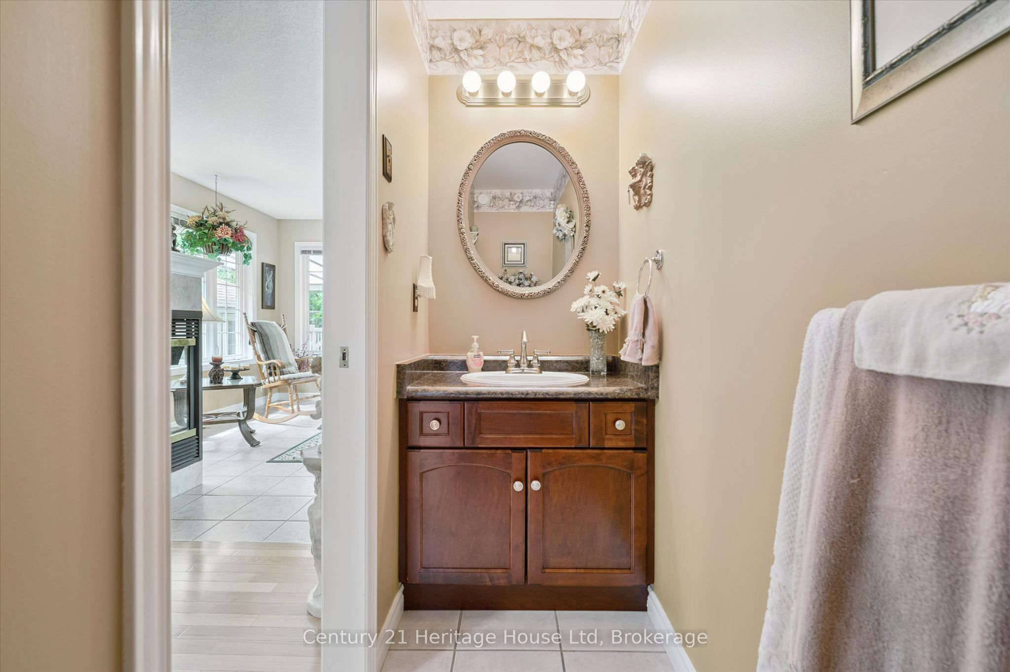 545 Athol Street Property Photo 20