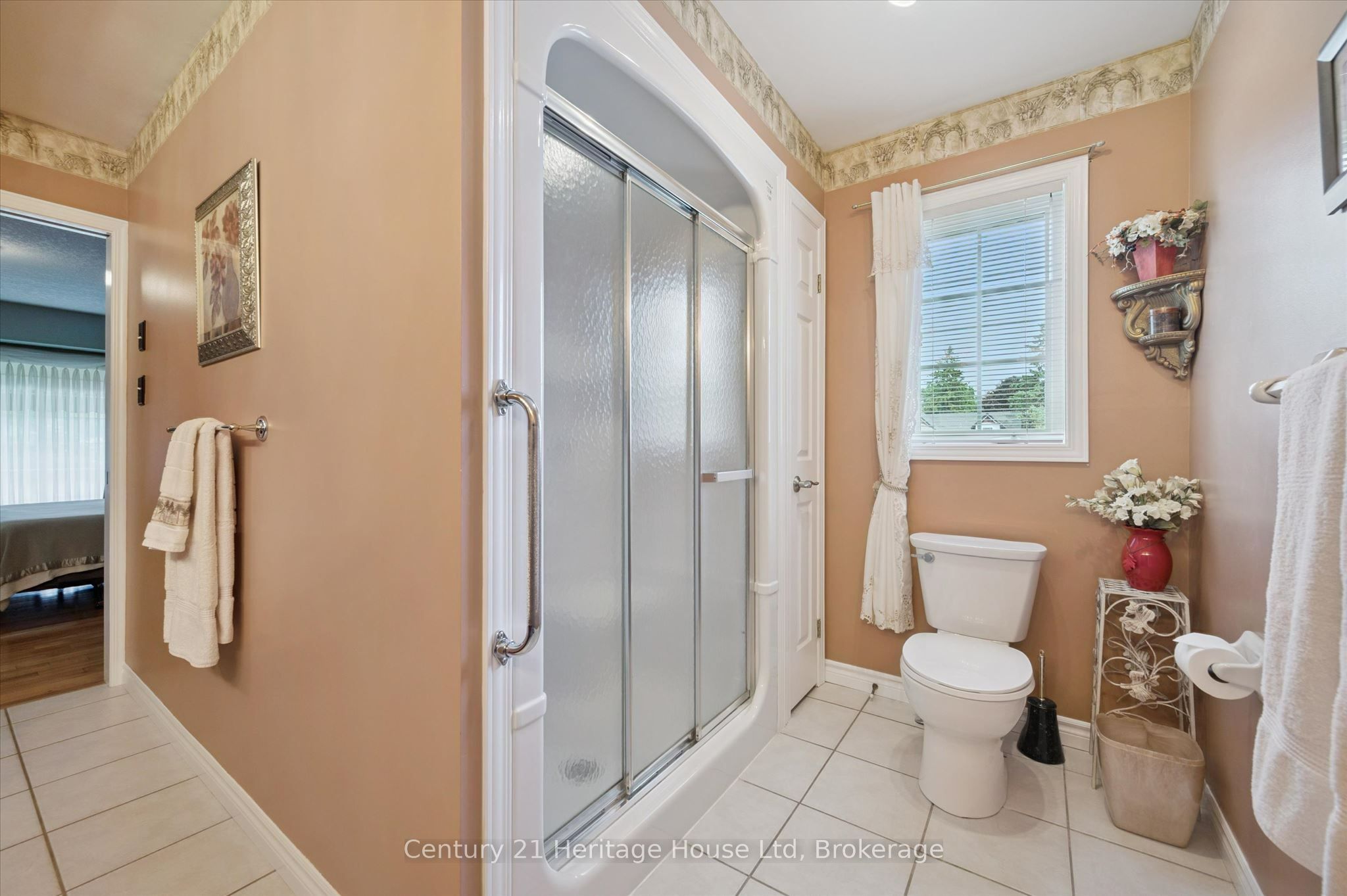 545 Athol Street Property Photo 25