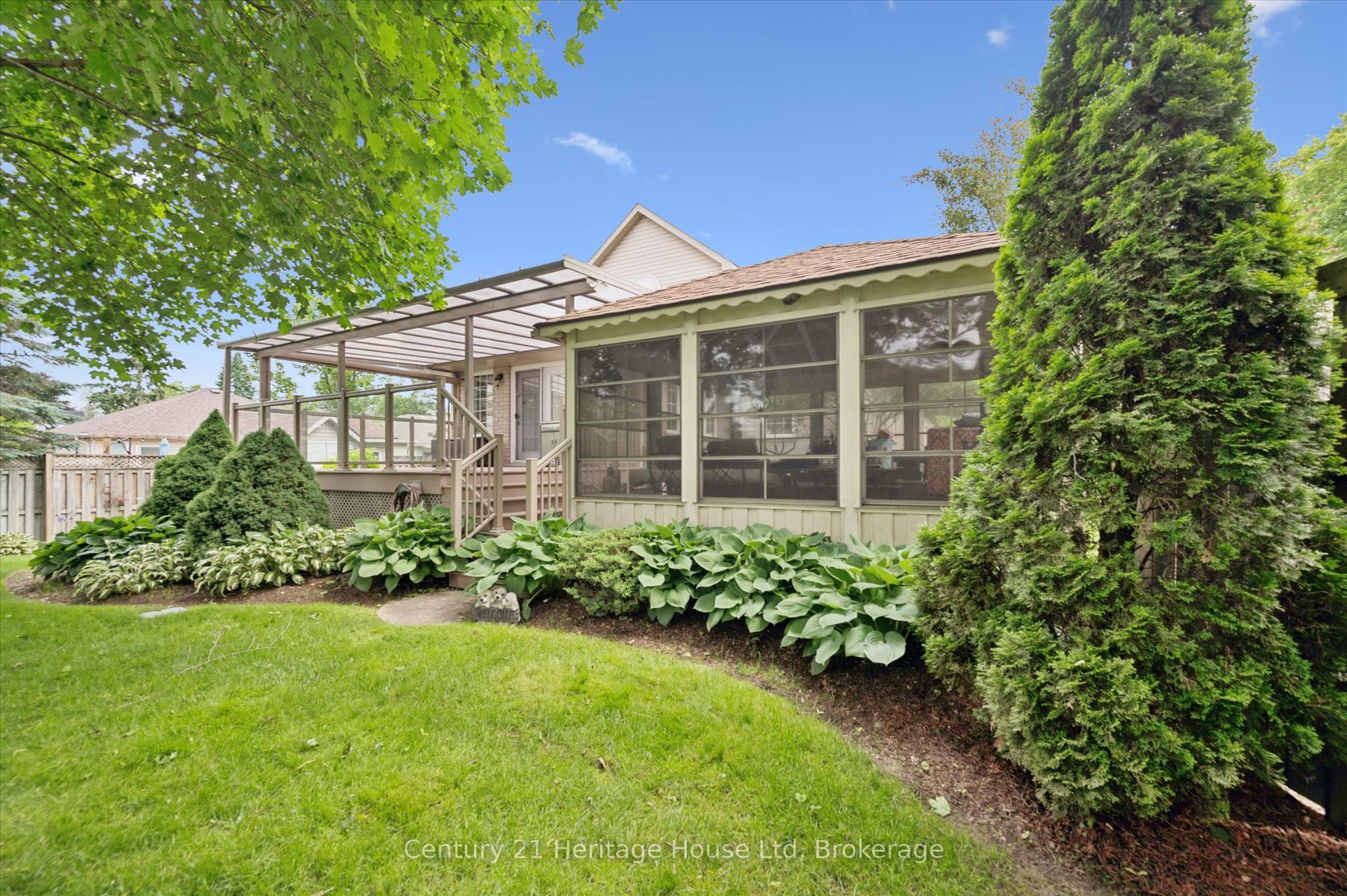 545 Athol Street Property Photo 34
