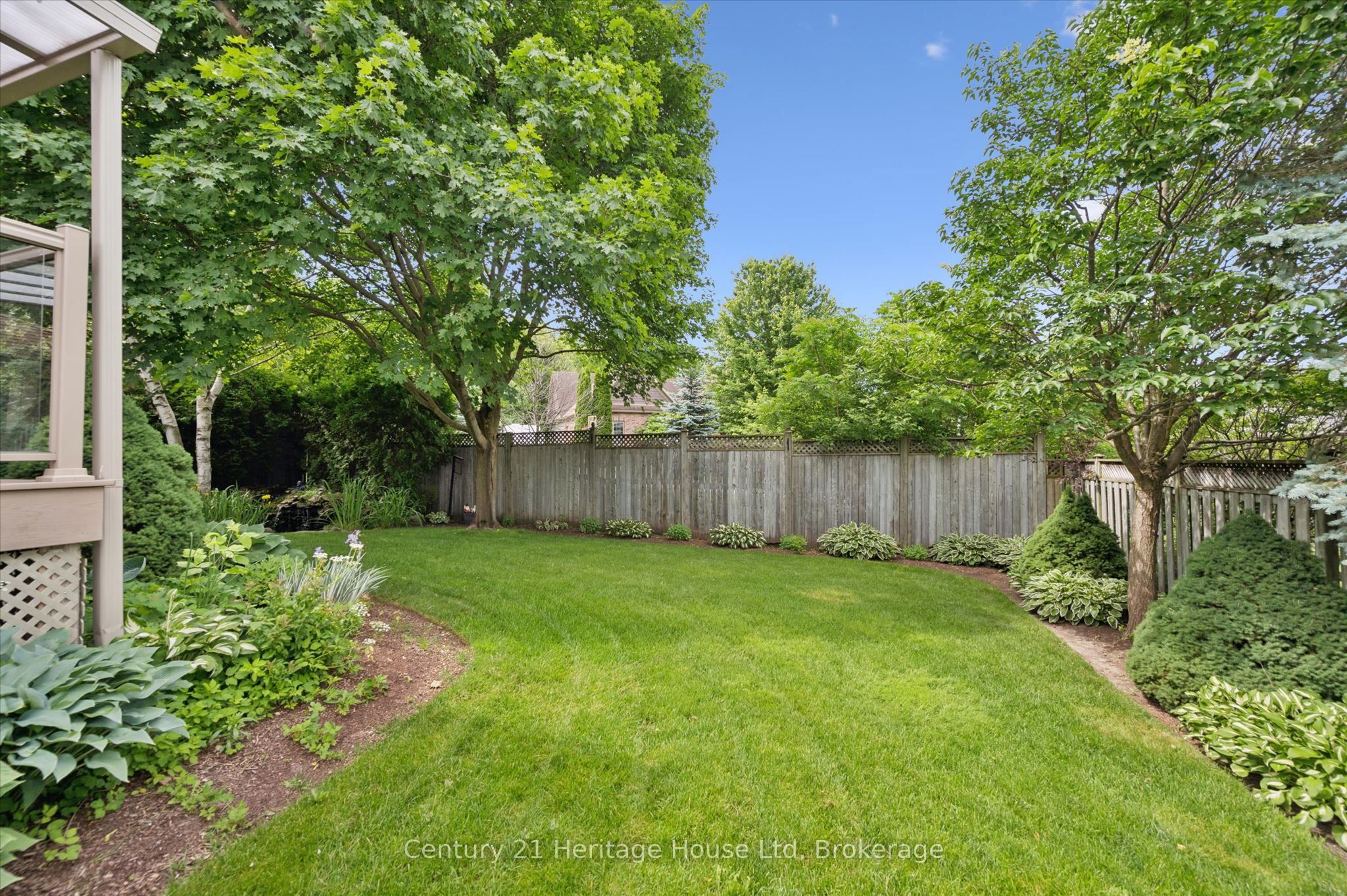 545 Athol Street Property Photo 42