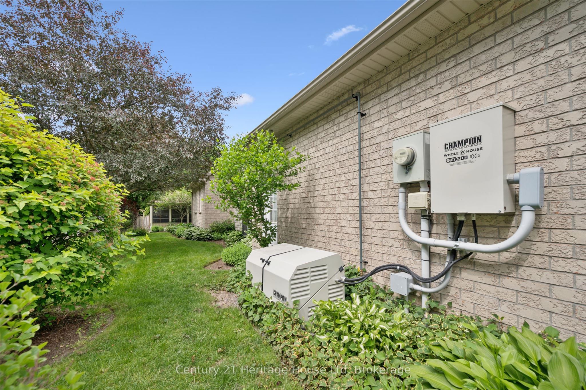 545 Athol Street Property Photo 46