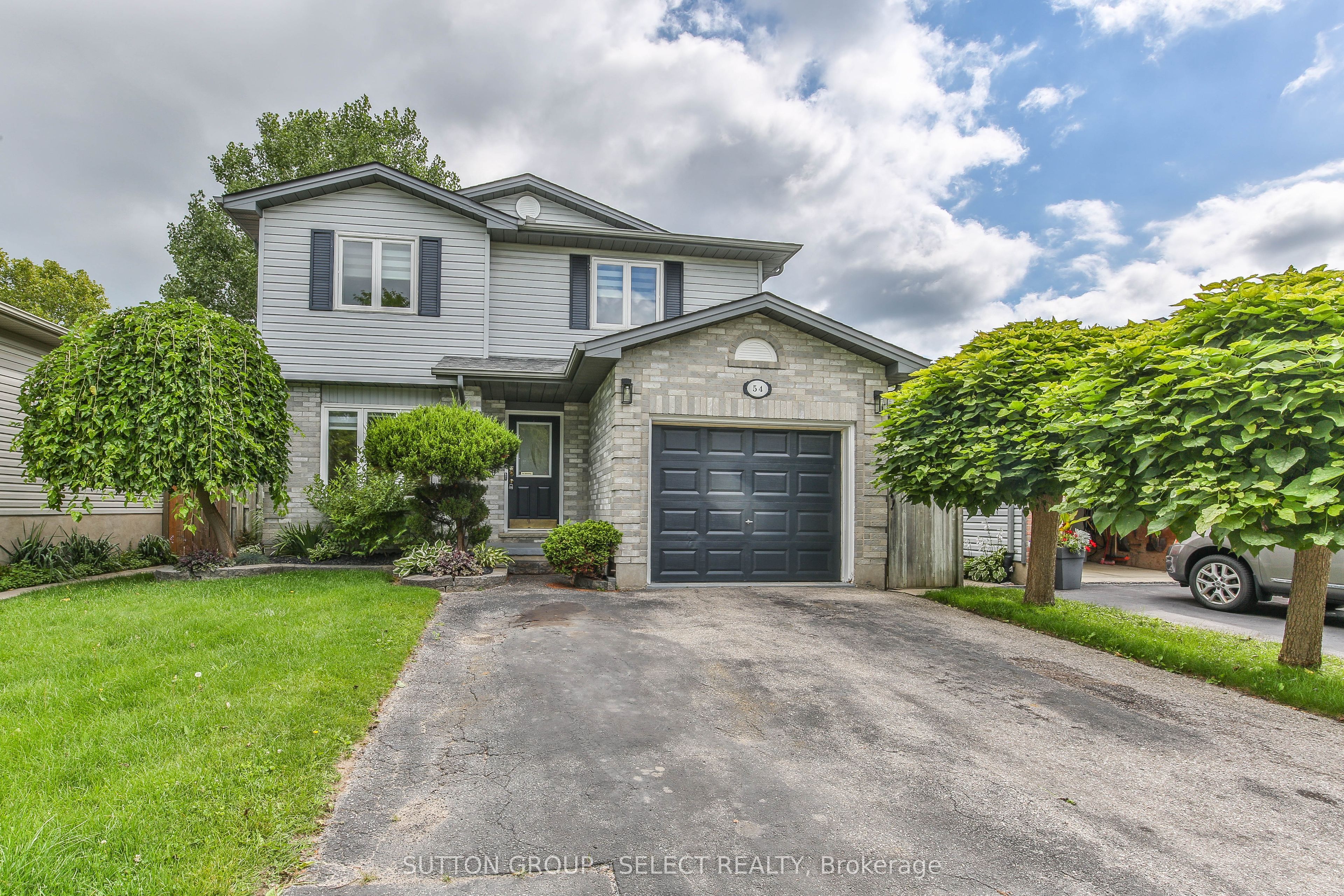 54 Sunrise Crescent