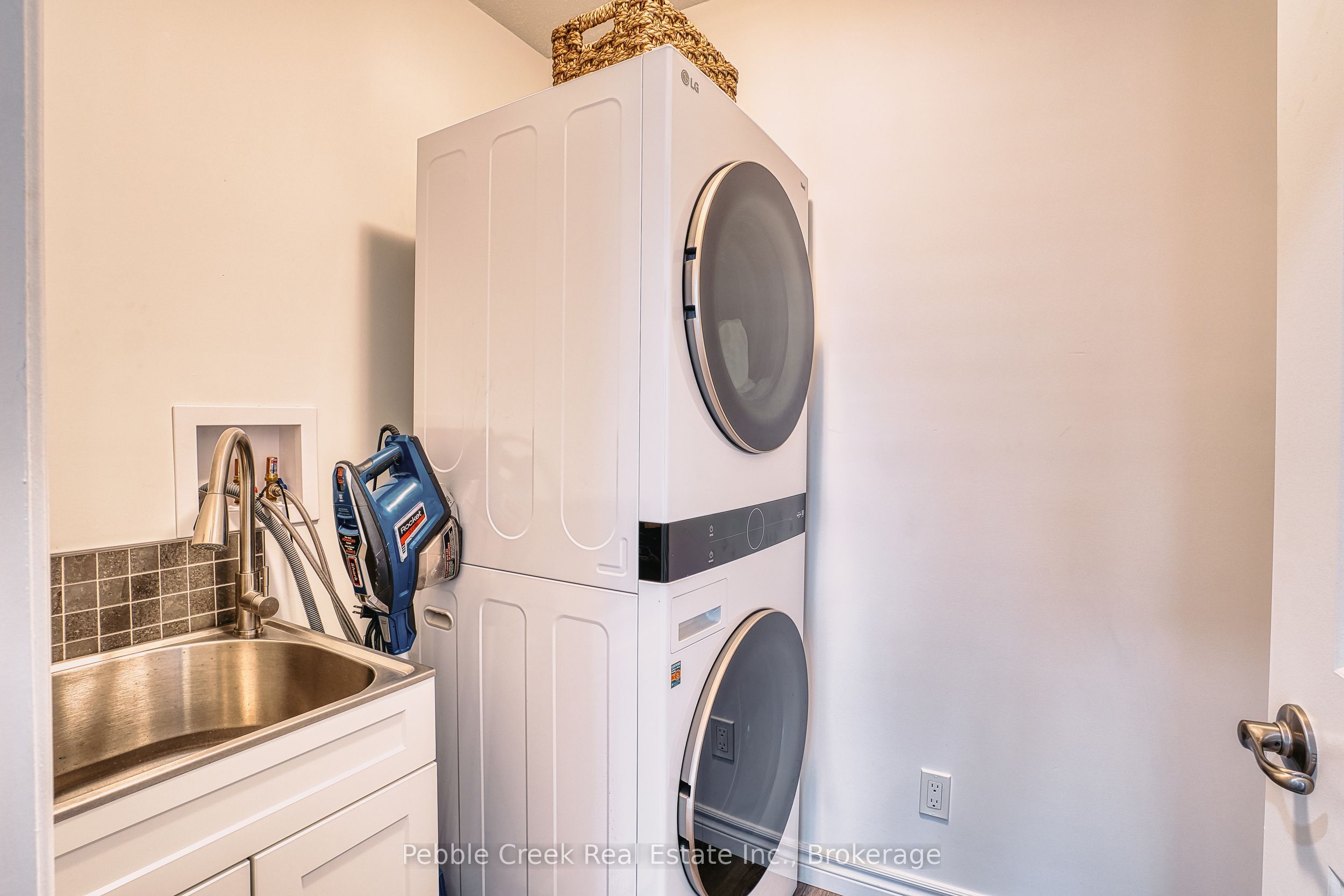252 Lake Breeze Drive Property Photo 19