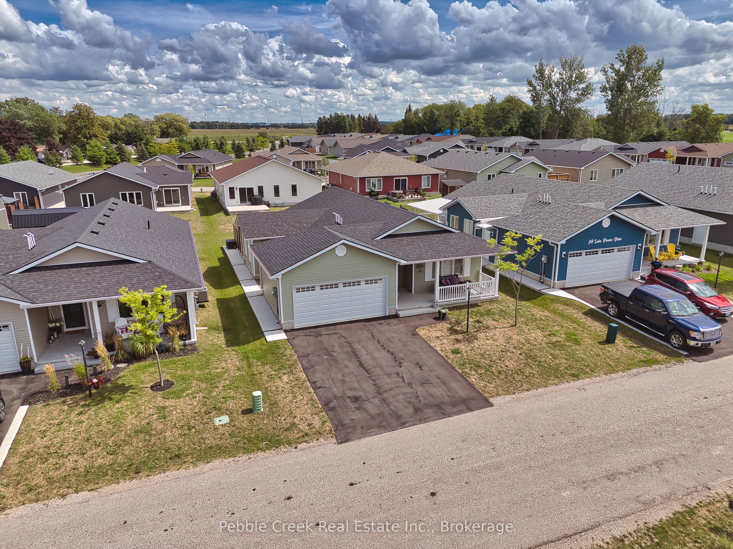 252 Lake Breeze Drive Property Photo 28