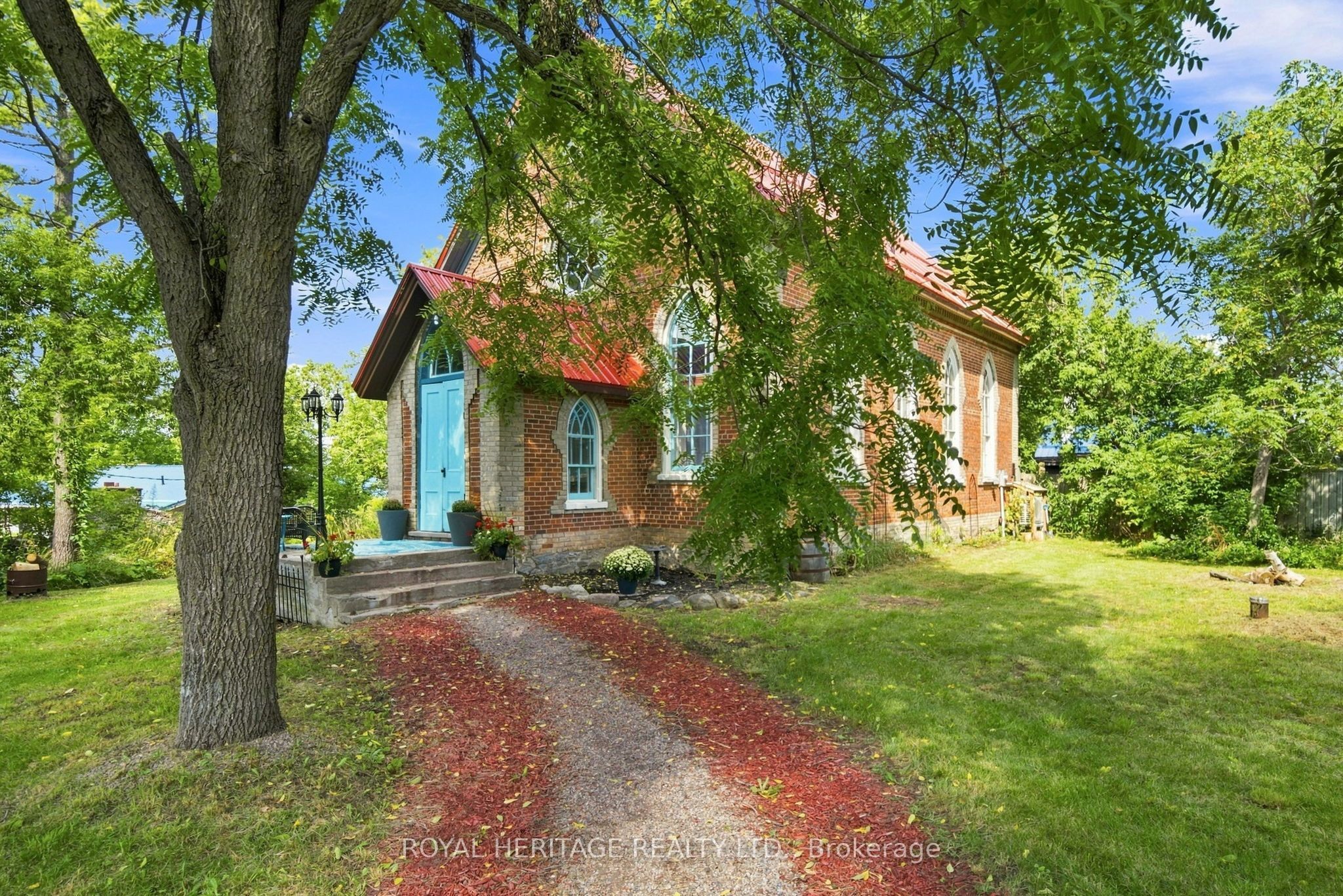 13 Richmond Street E Property Photo 3