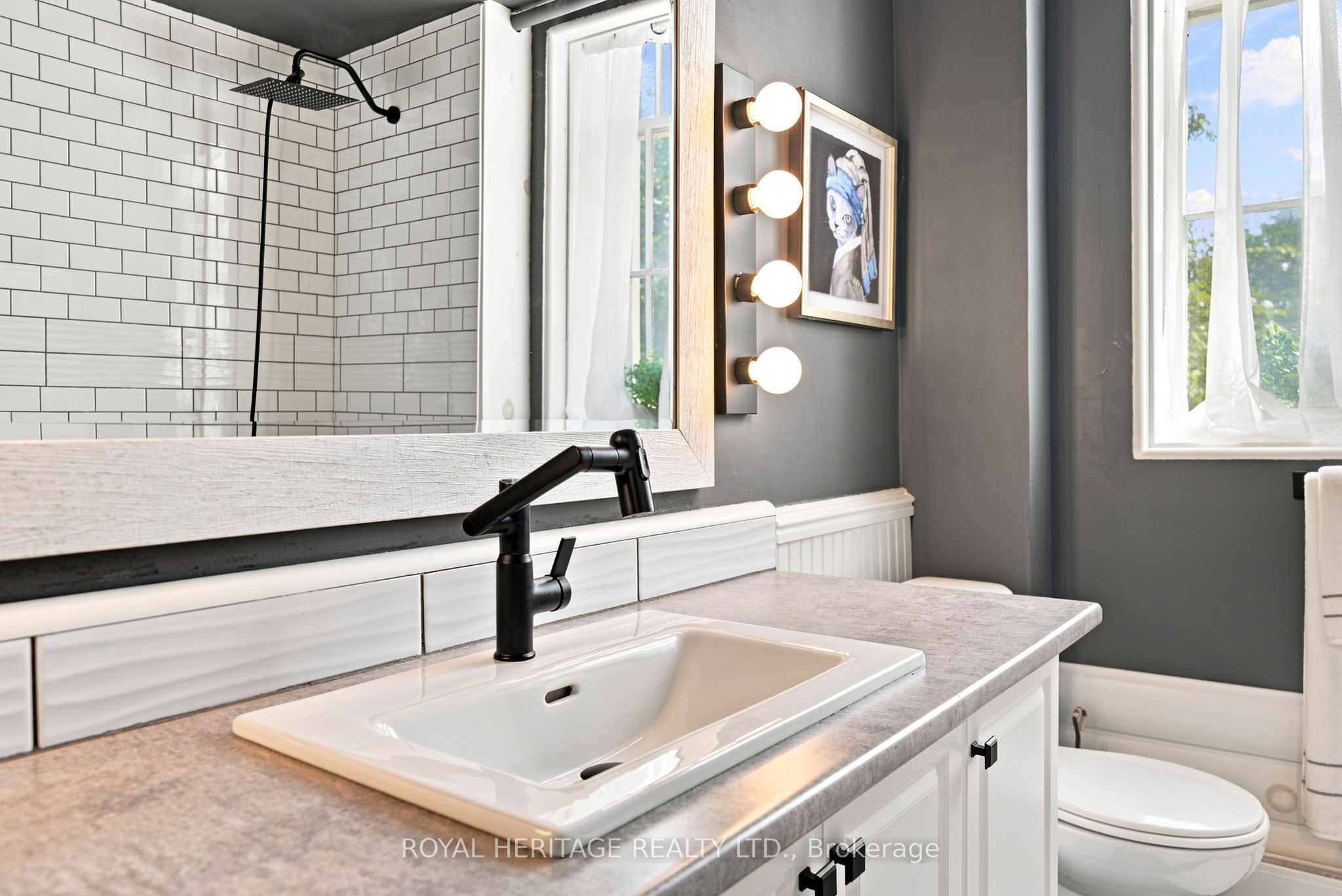 13 Richmond Street E Property Photo 9