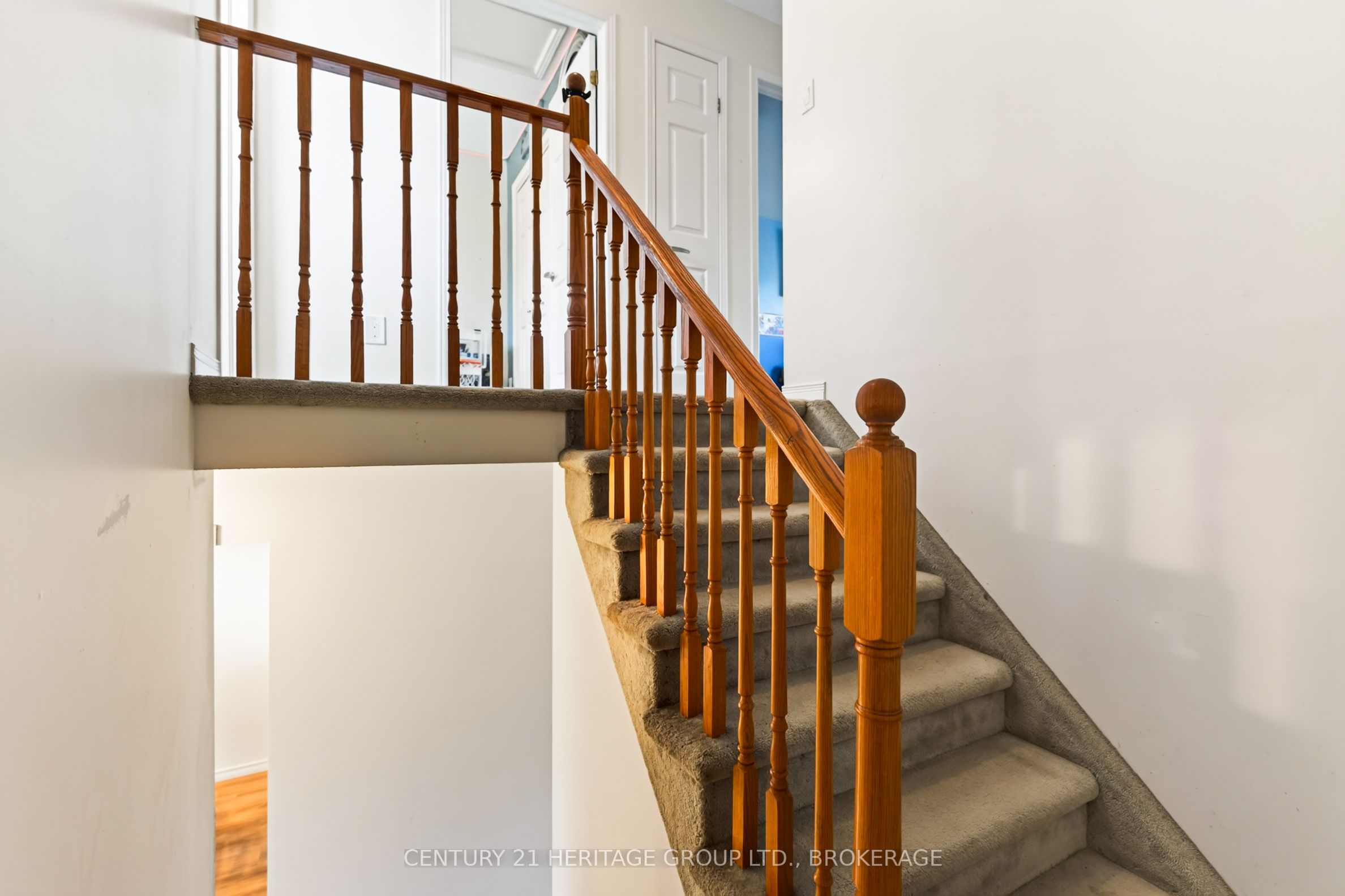 944 Warburton Crescent Property Photo 13