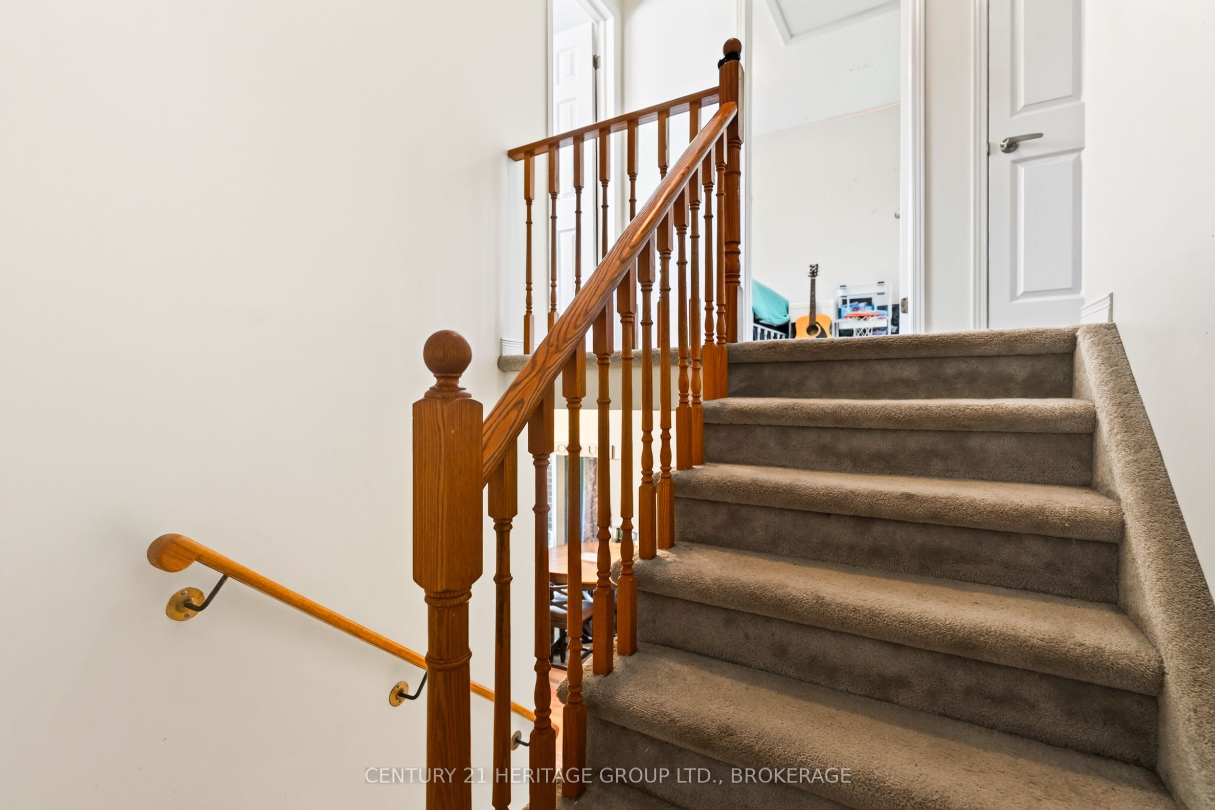 944 Warburton Crescent Property Photo 14