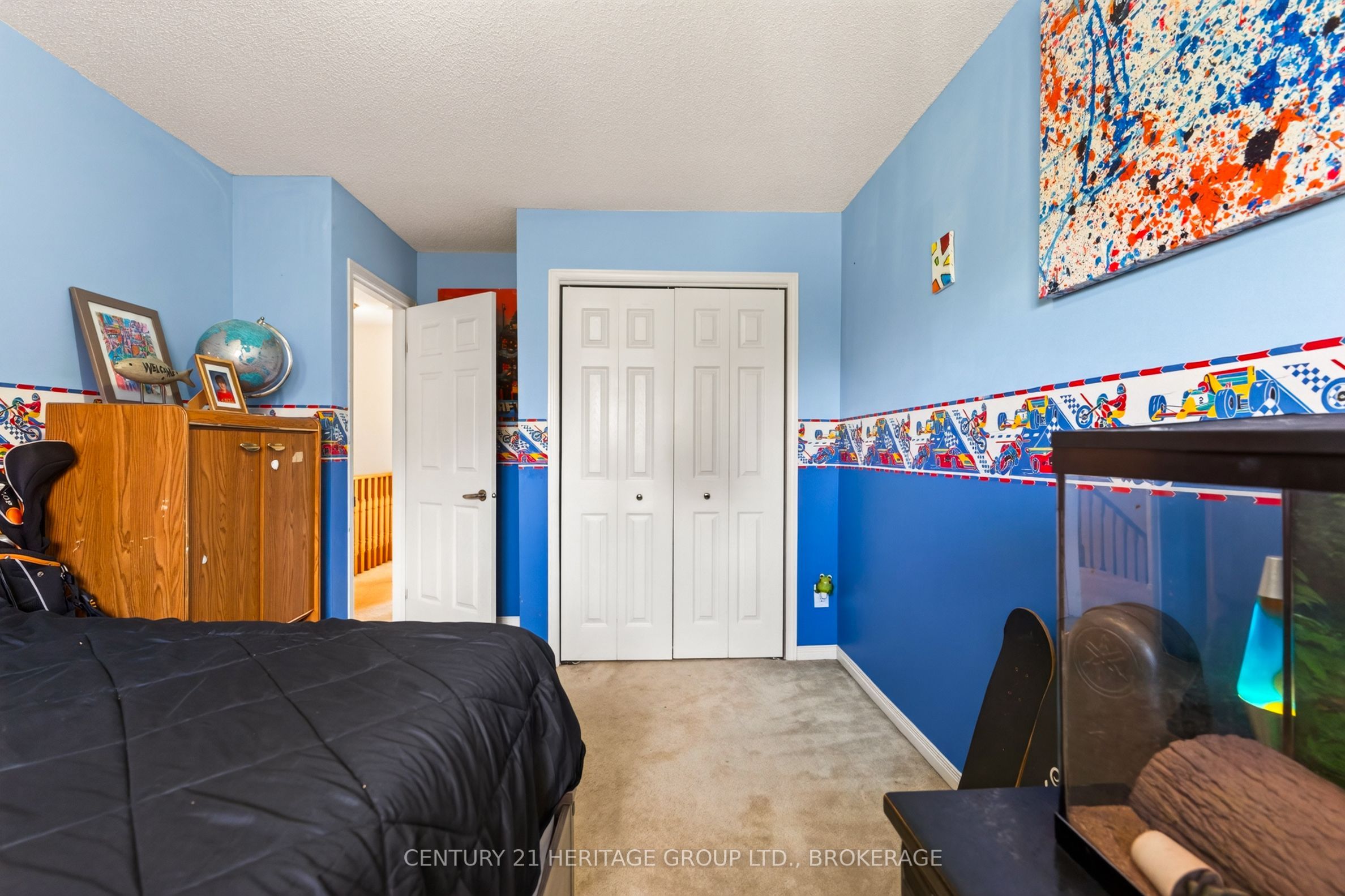 944 Warburton Crescent Property Photo 17