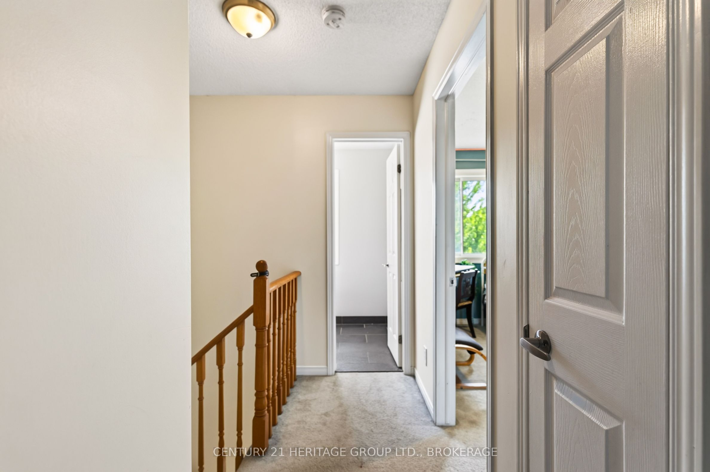 944 Warburton Crescent Property Photo 18