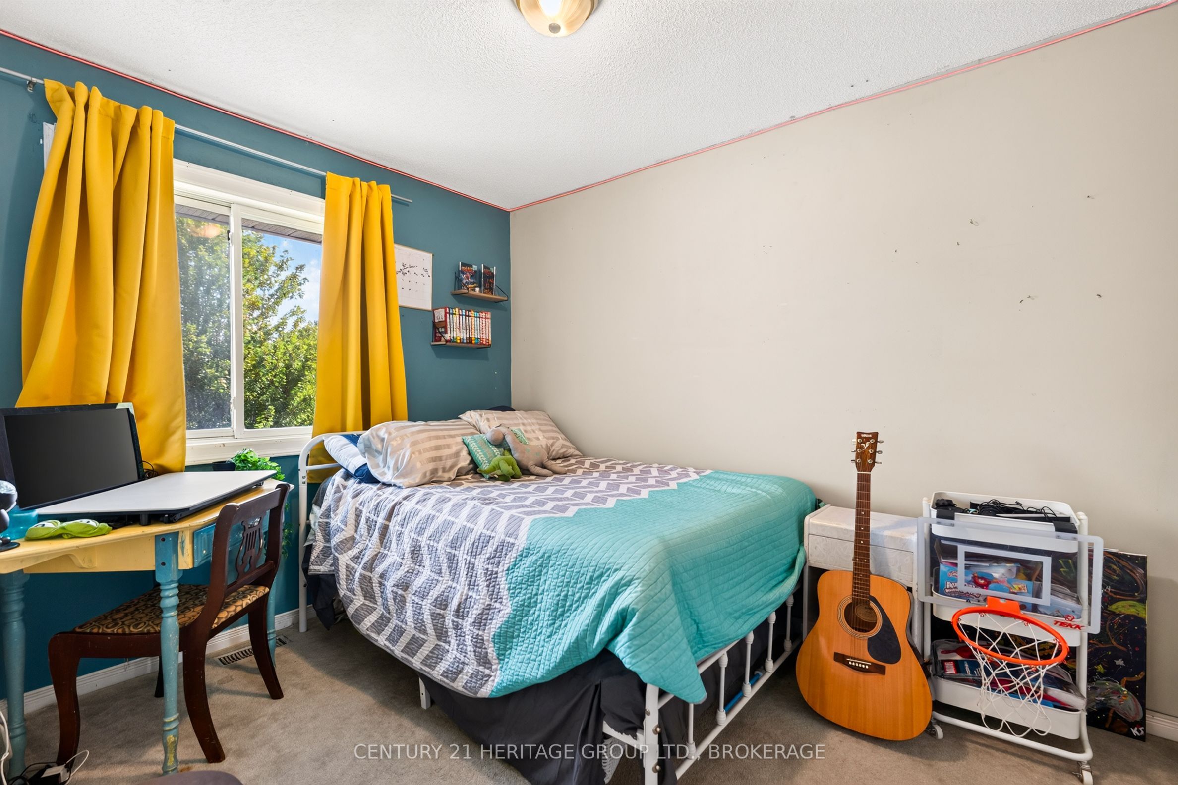 944 Warburton Crescent Property Photo 19