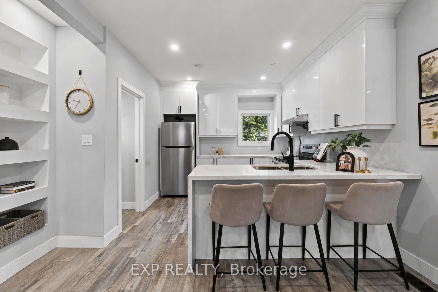 5 Newlands Avenue Property Photo 6
